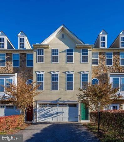 CARRIAGE HILL - Residential