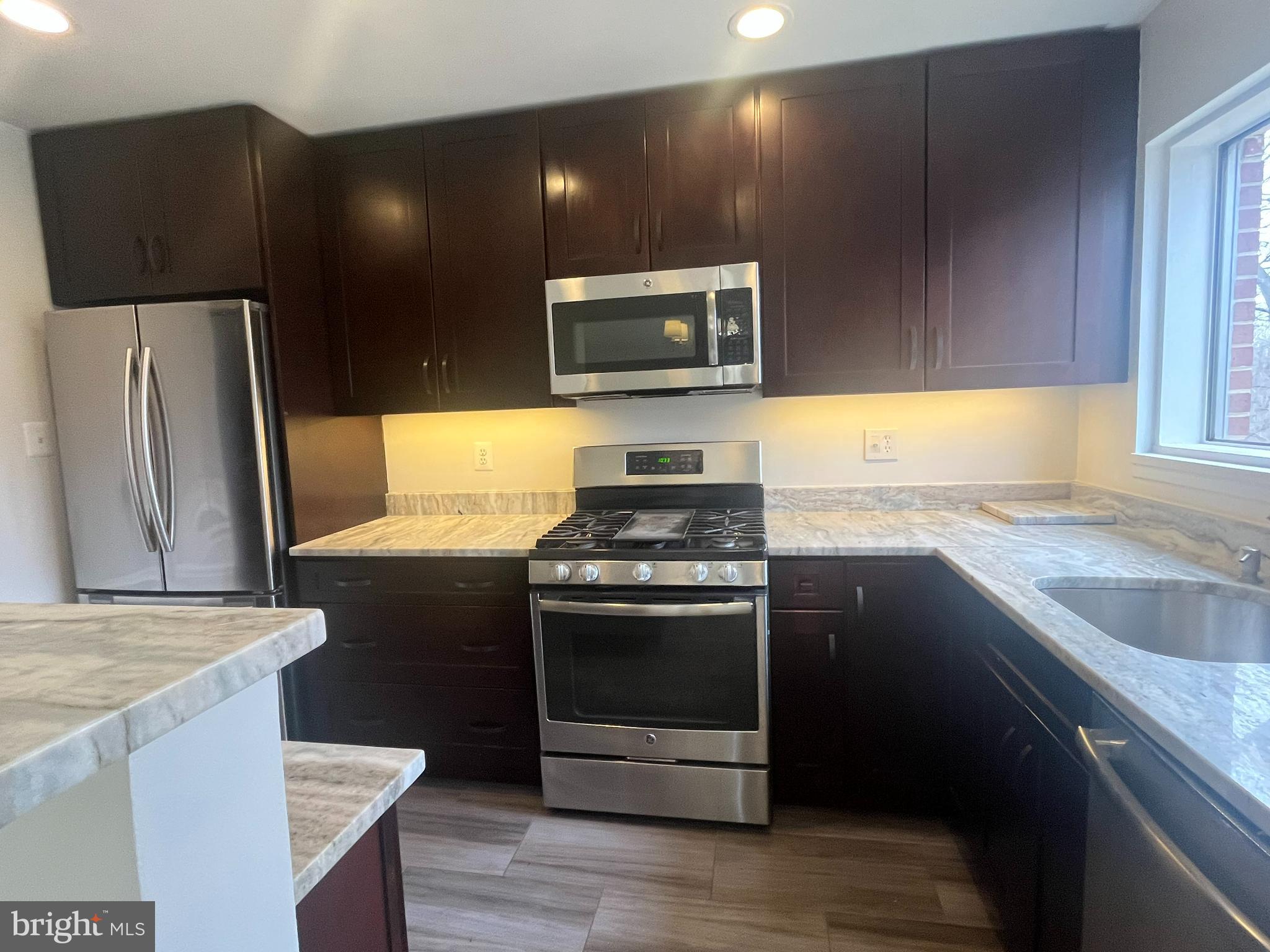 PARKSIDE CONDOMINIUMS - Residential