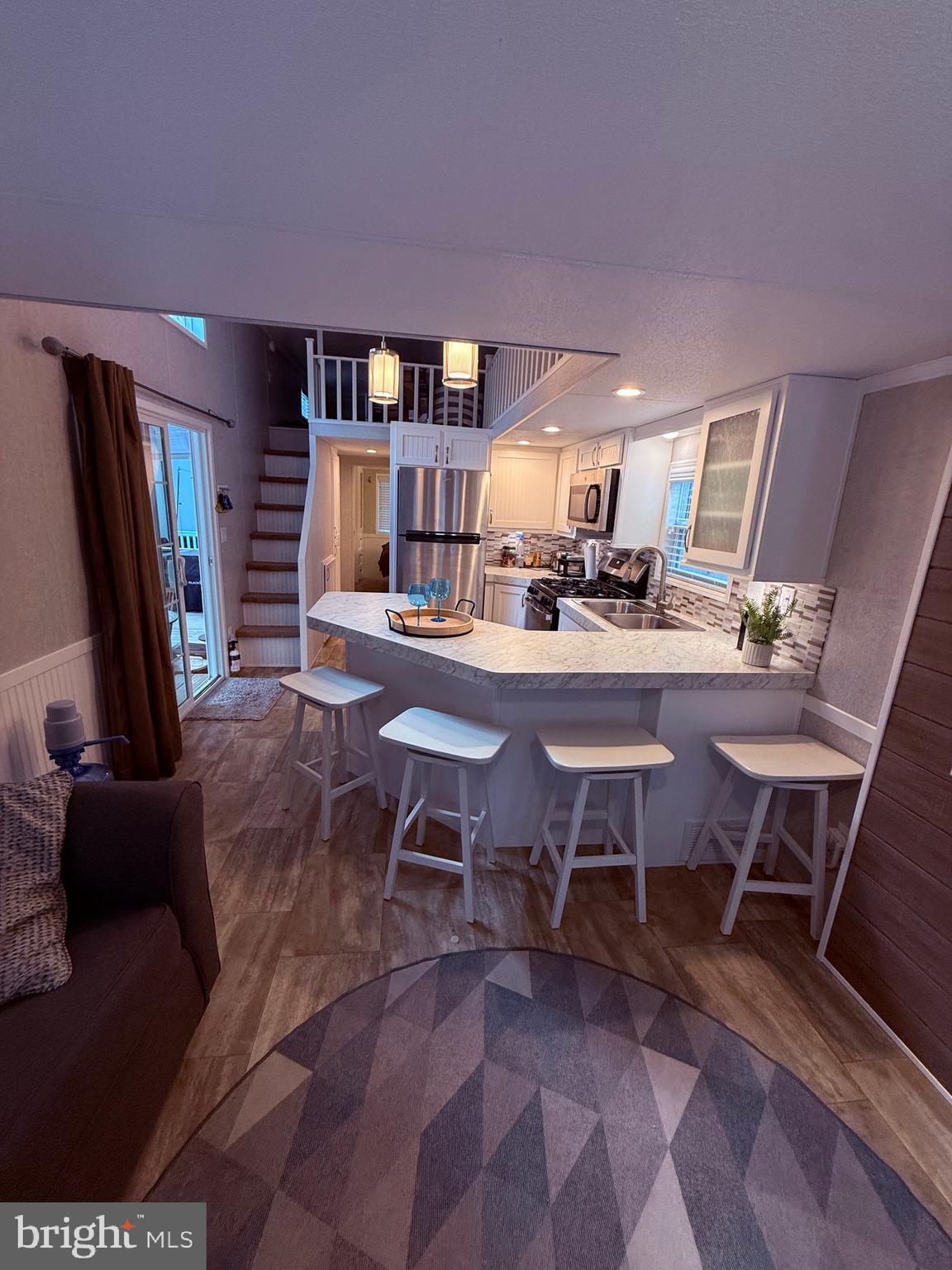 515 CORSON TAVERN D-49