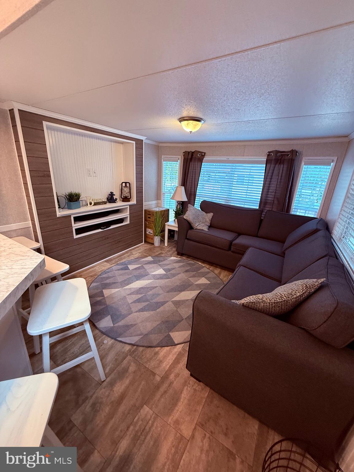 515 CORSON TAVERN D-49