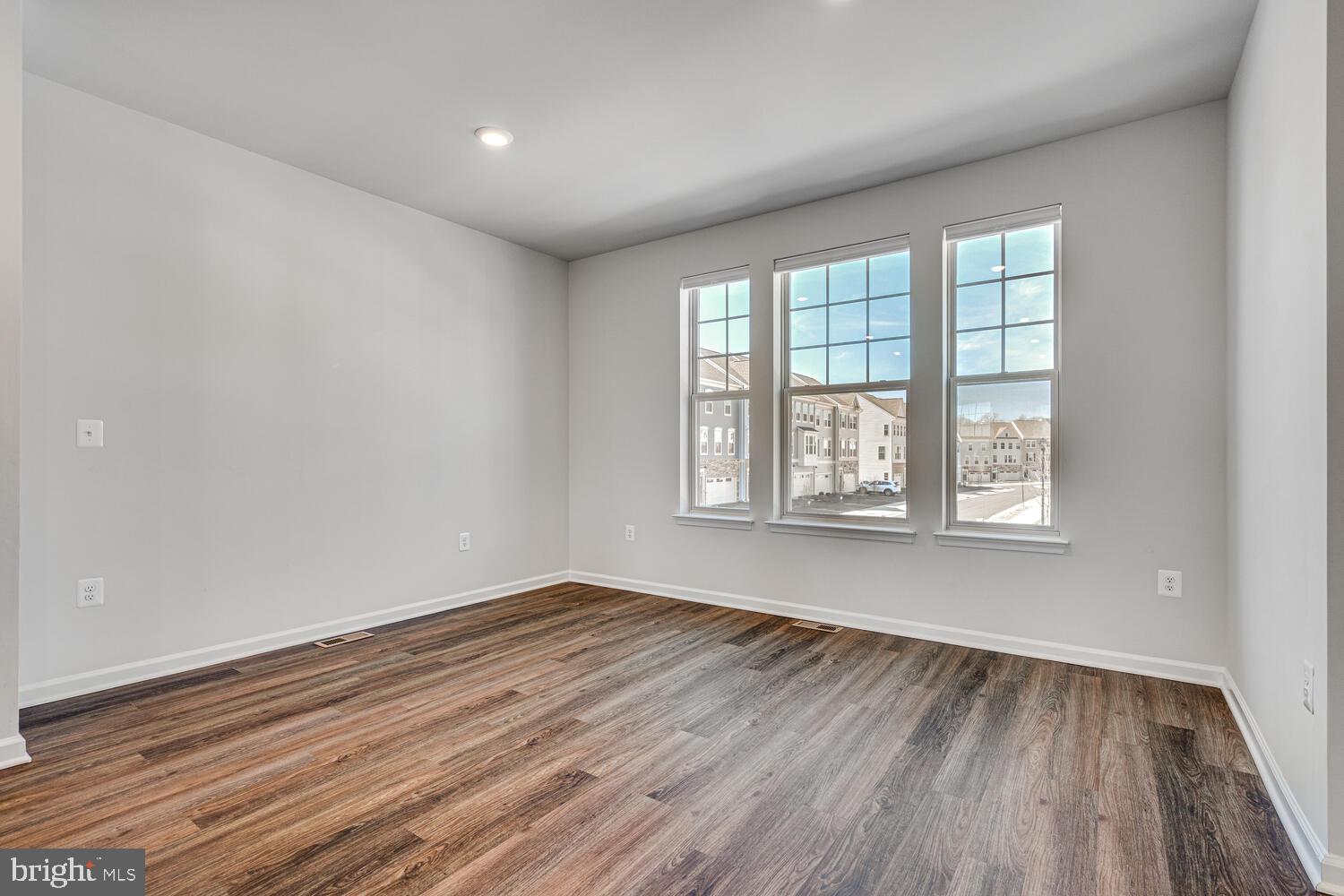 WHITSON WOODS - Residential