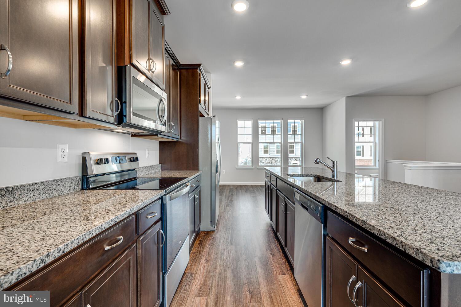 WHITSON WOODS - Residential