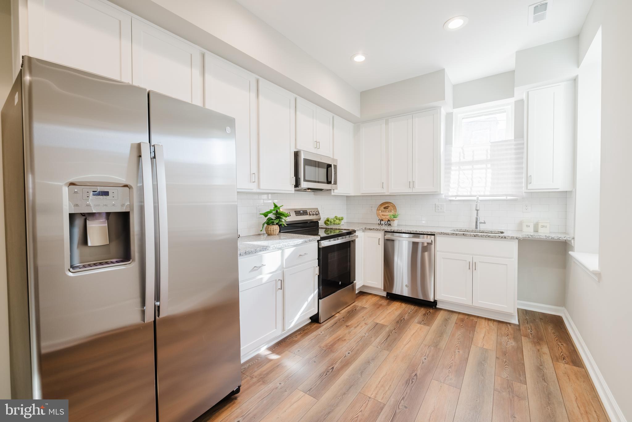 JOHNSTON SQUARE - Residential