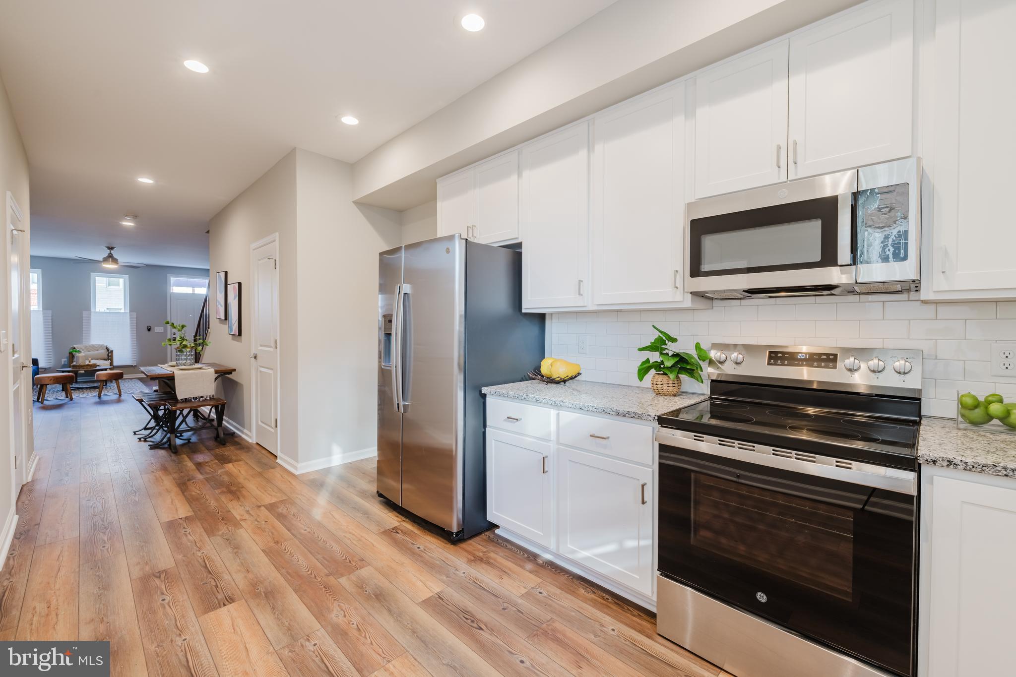 JOHNSTON SQUARE - Residential