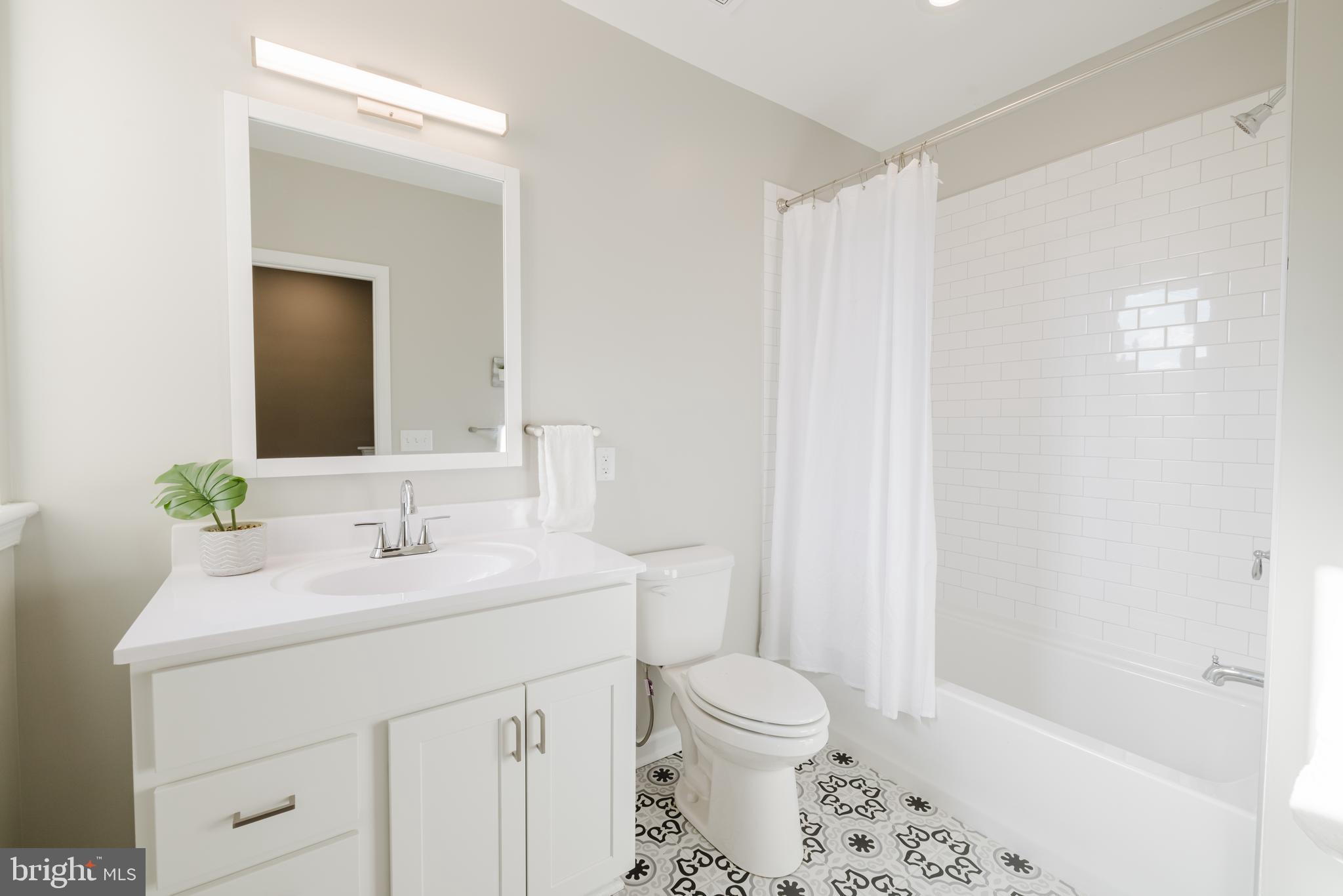 JOHNSTON SQUARE - Residential