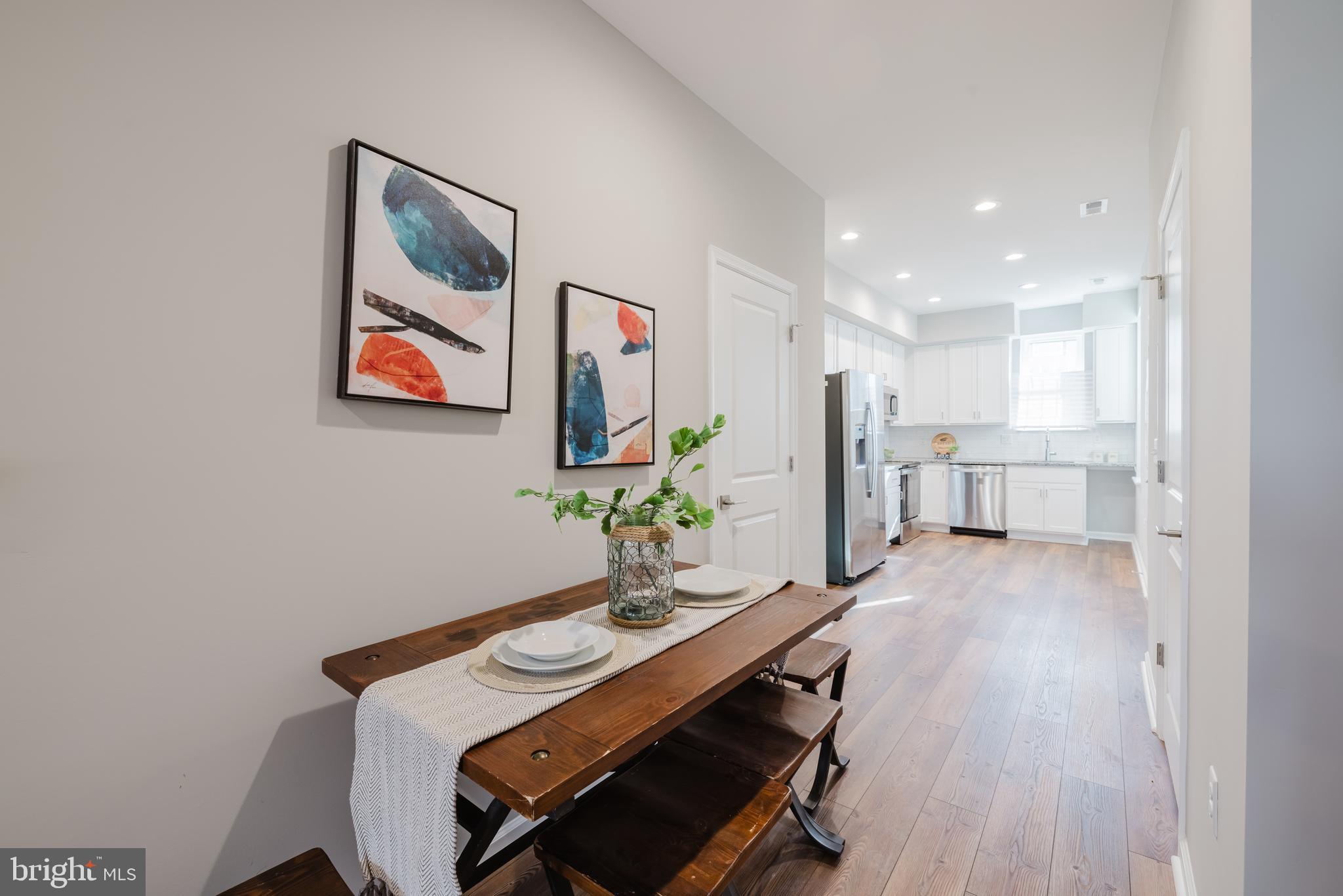 JOHNSTON SQUARE - Residential