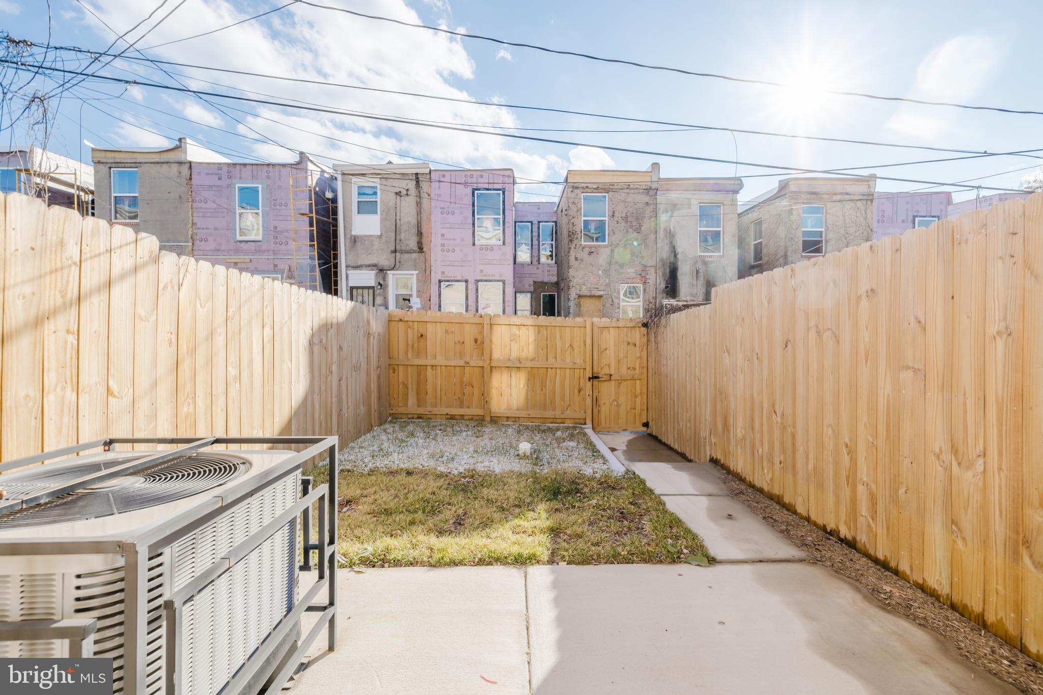 JOHNSTON SQUARE - Residential