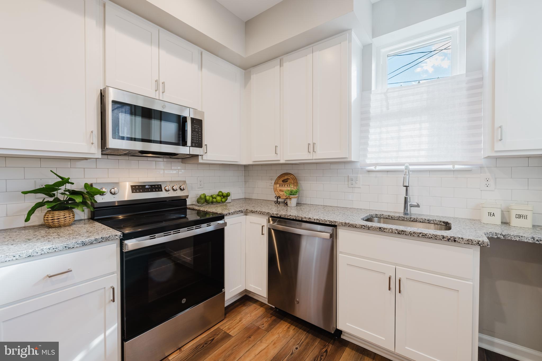 JOHNSTON SQUARE - Residential