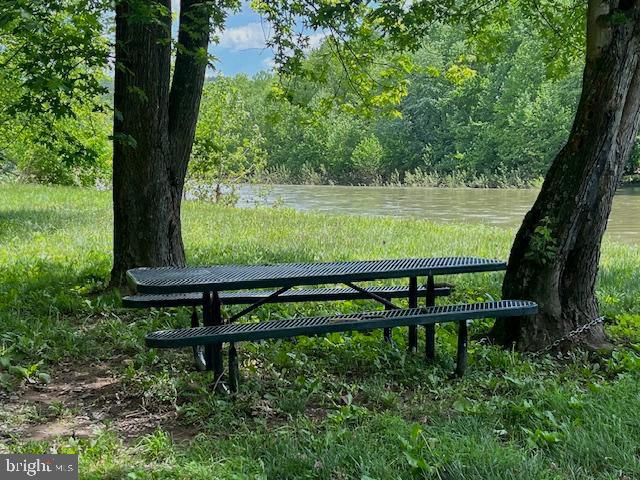 BLUFFS OF THE POTOMAC - Land