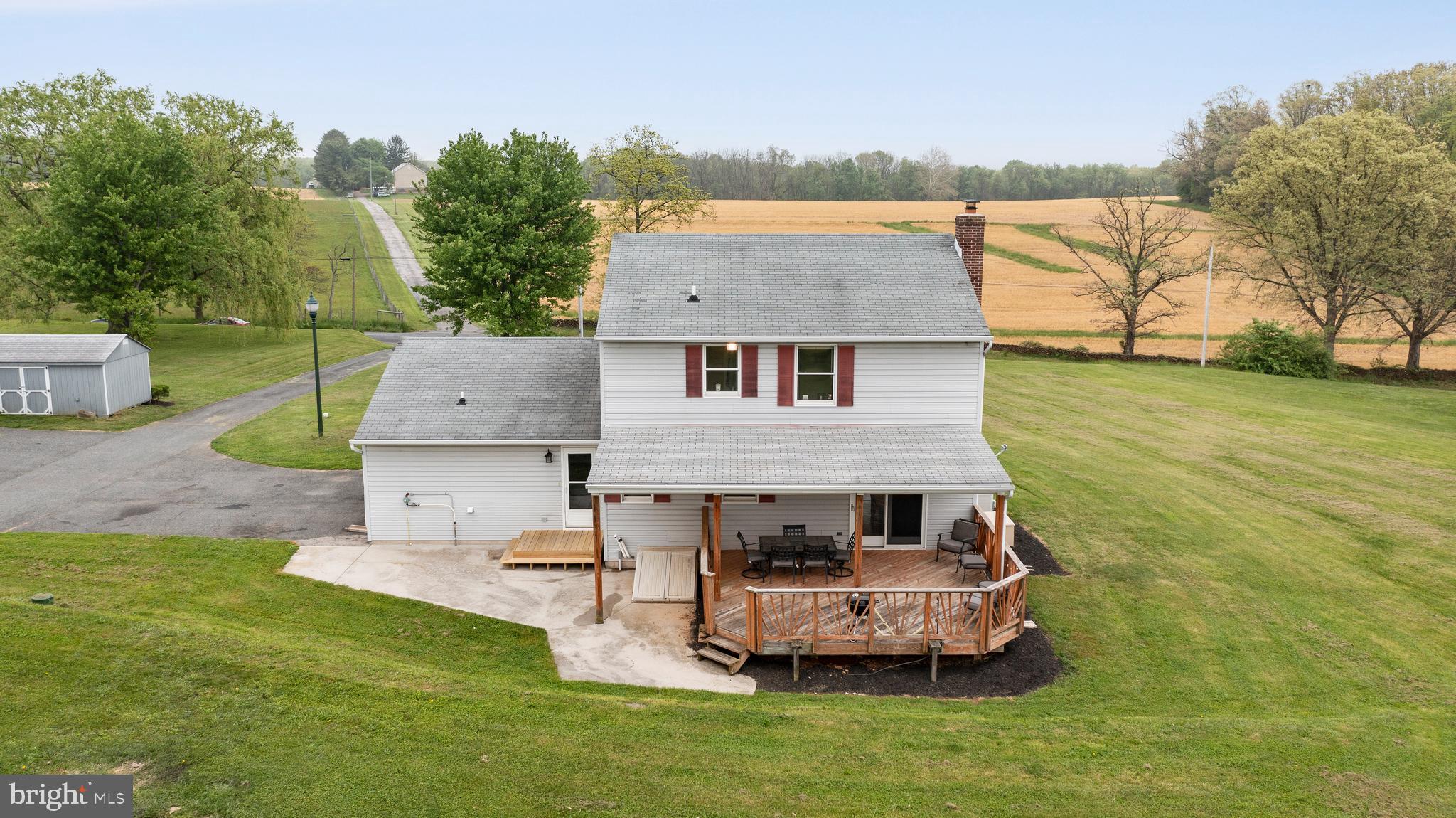 WHITE HALL - Residential