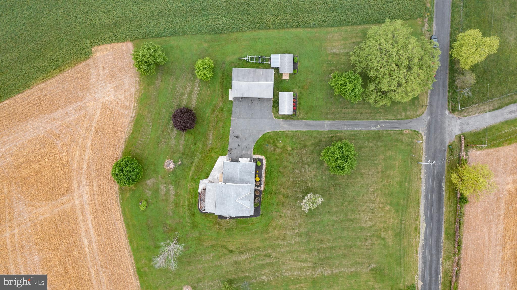 WHITE HALL - Residential