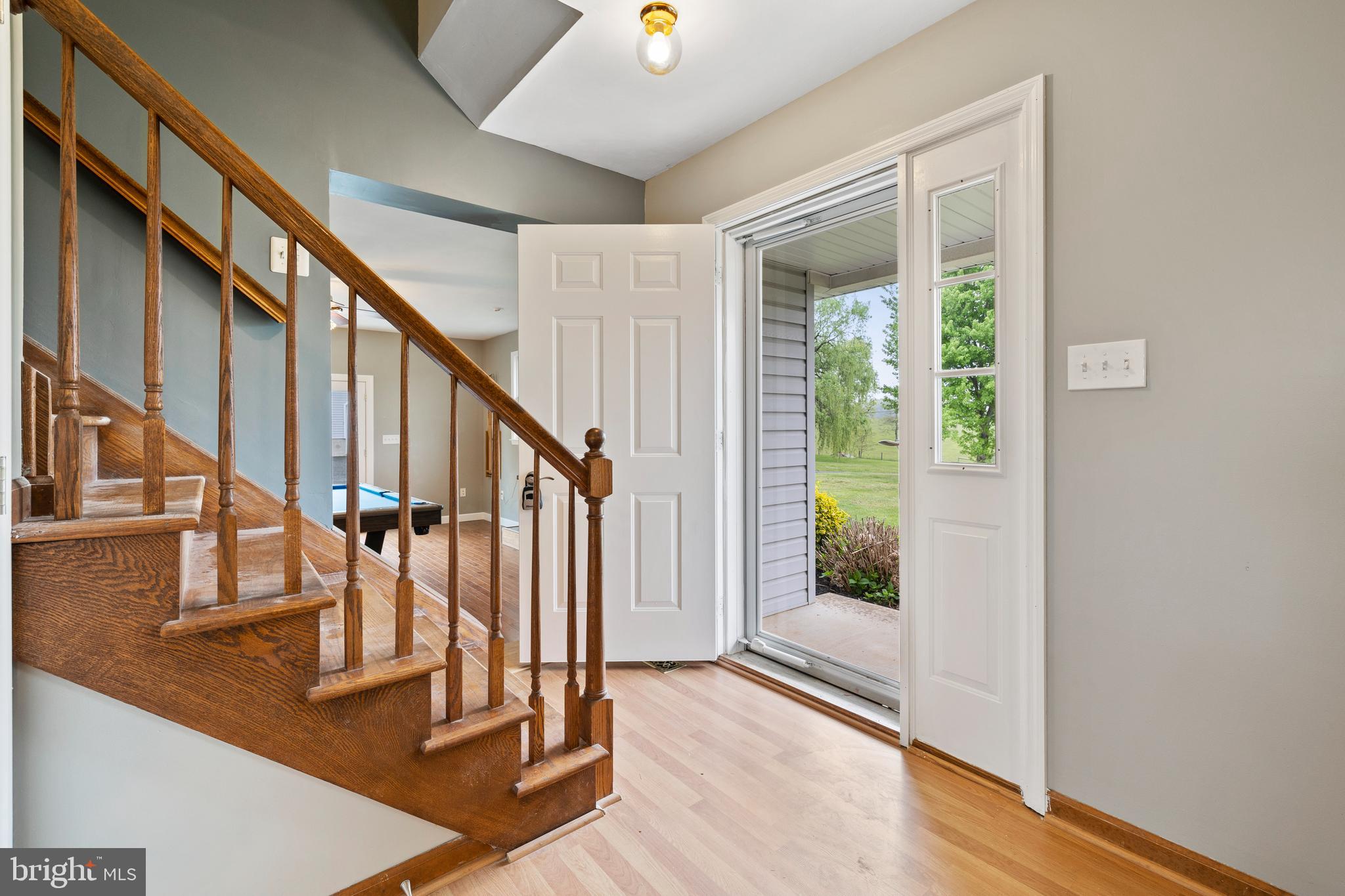 WHITE HALL - Residential