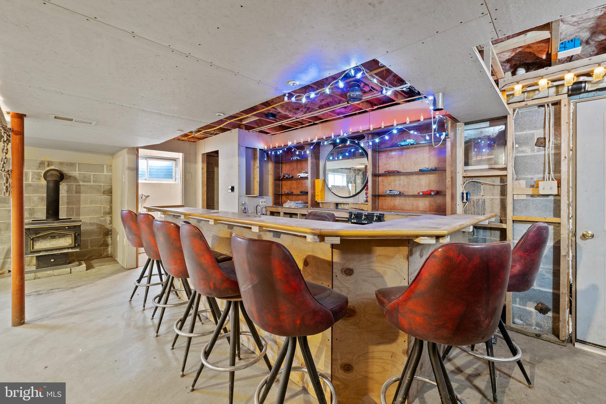 WHITE HALL - Residential