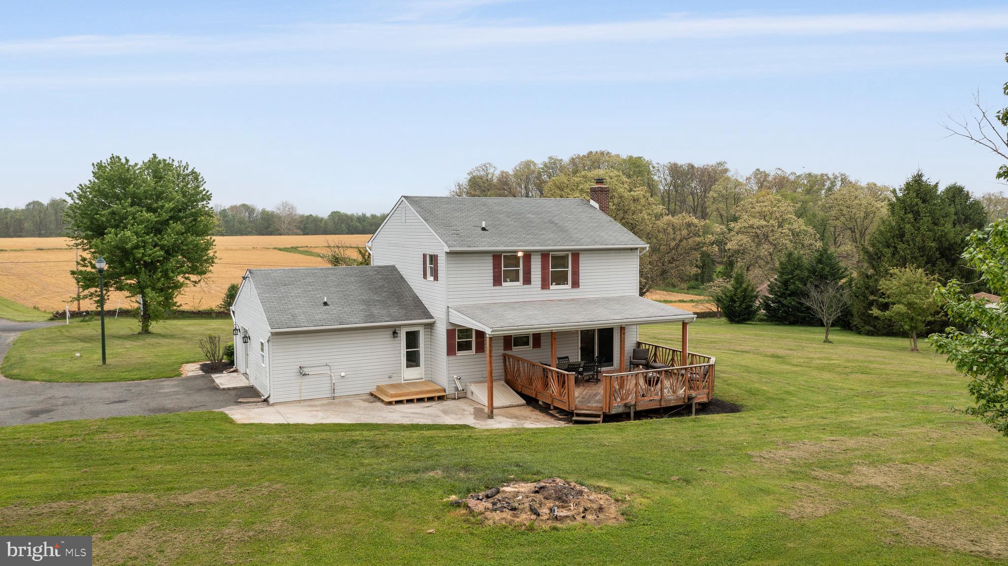 WHITE HALL - Residential