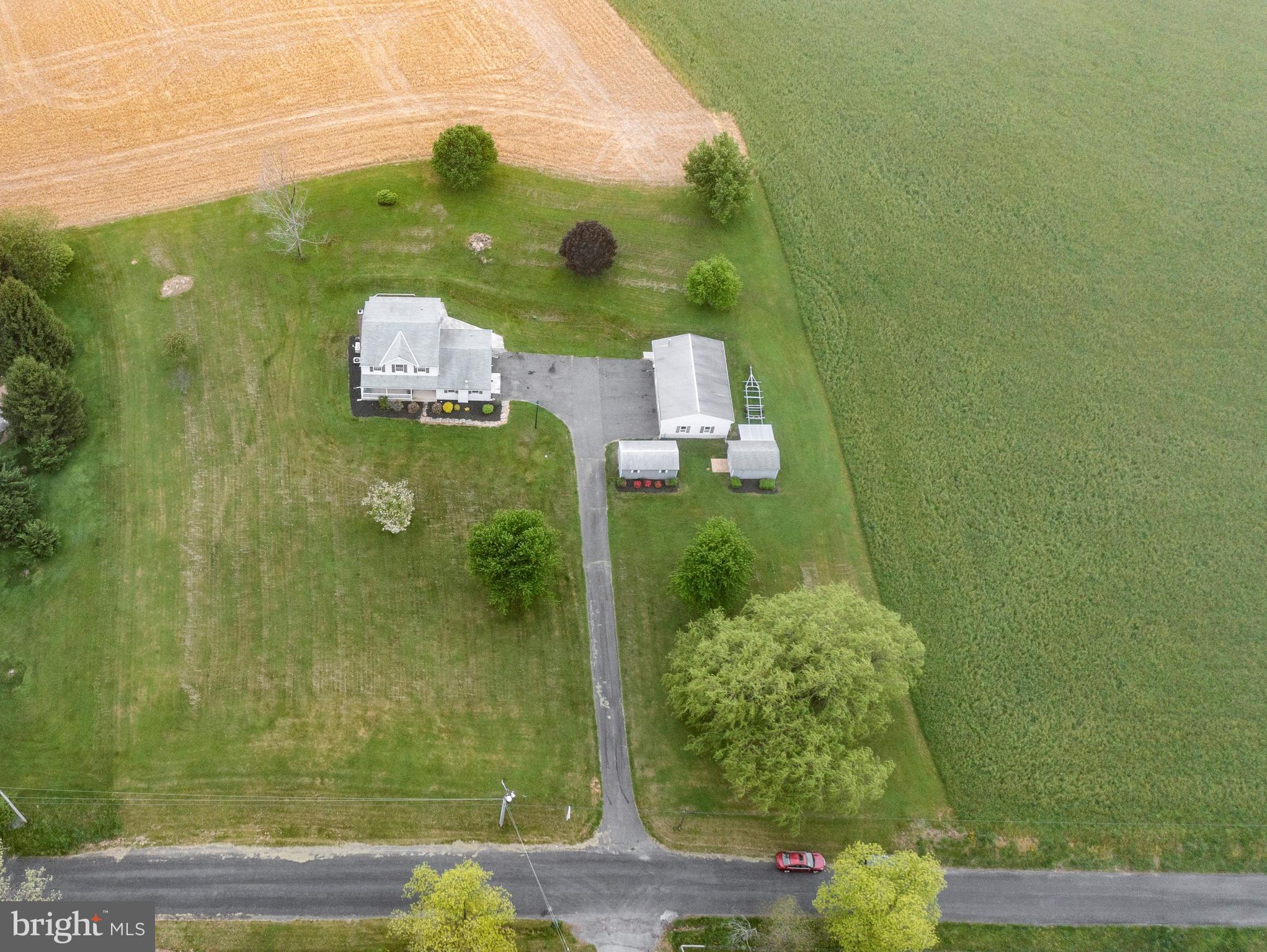 WHITE HALL - Residential