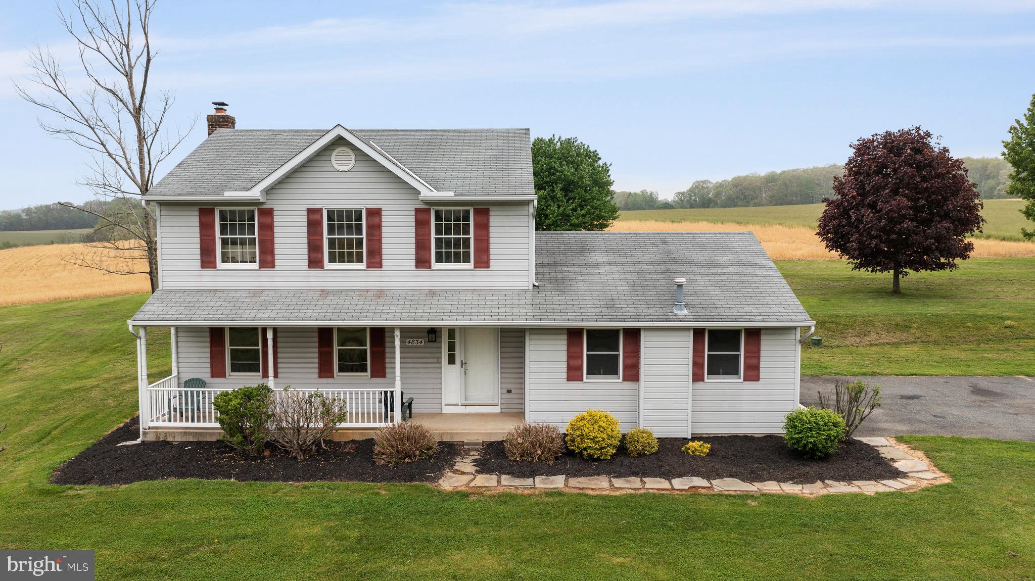 WHITE HALL - Residential