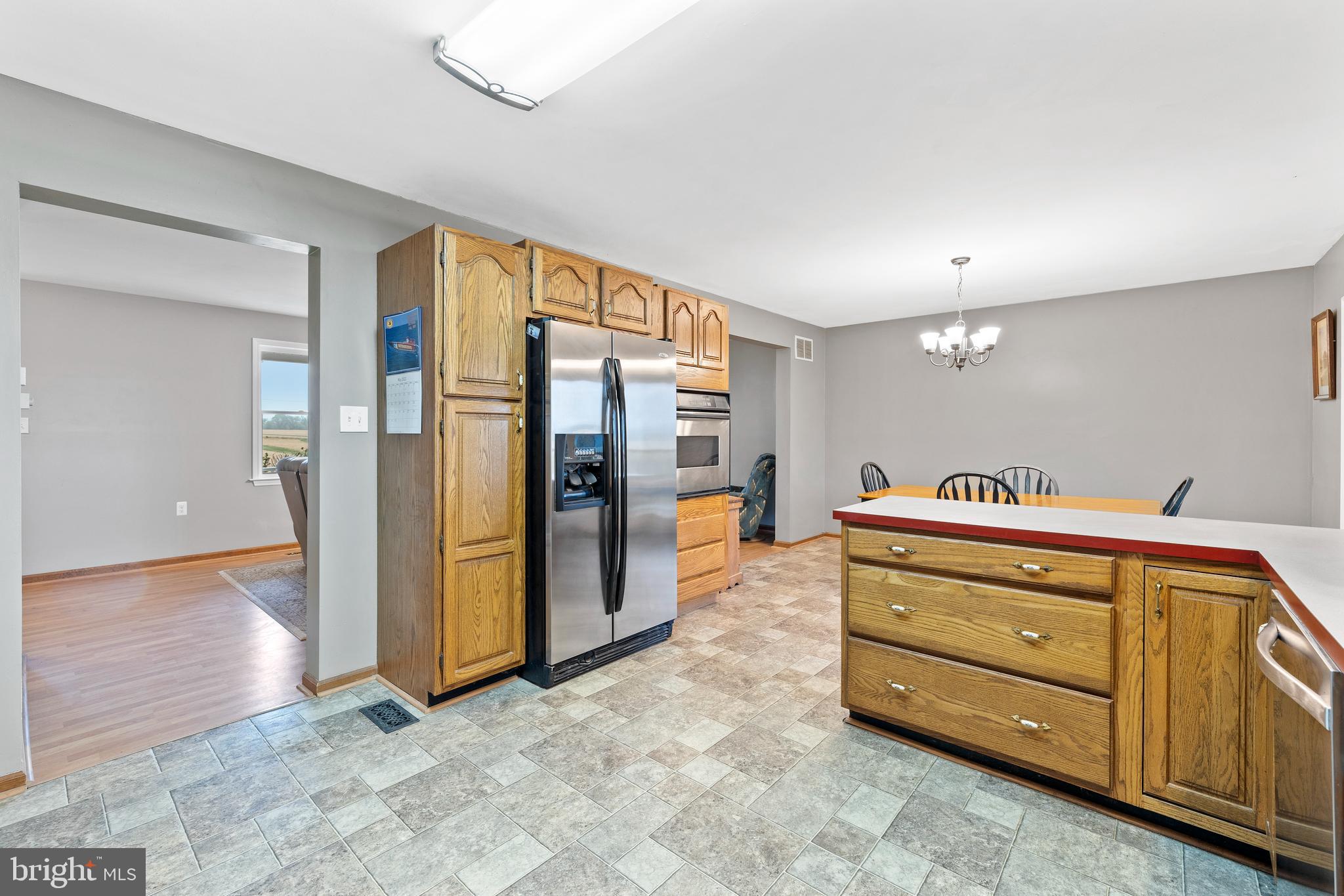 WHITE HALL - Residential