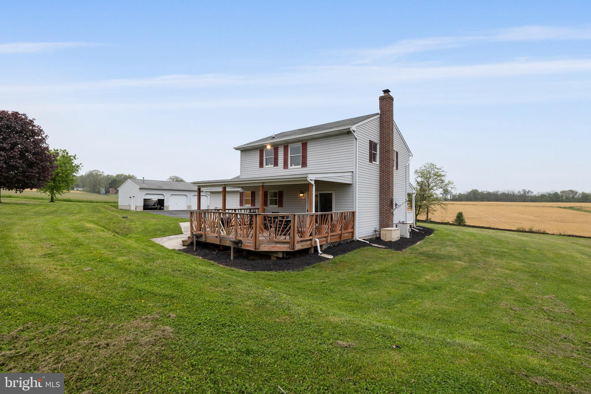 WHITE HALL - Residential