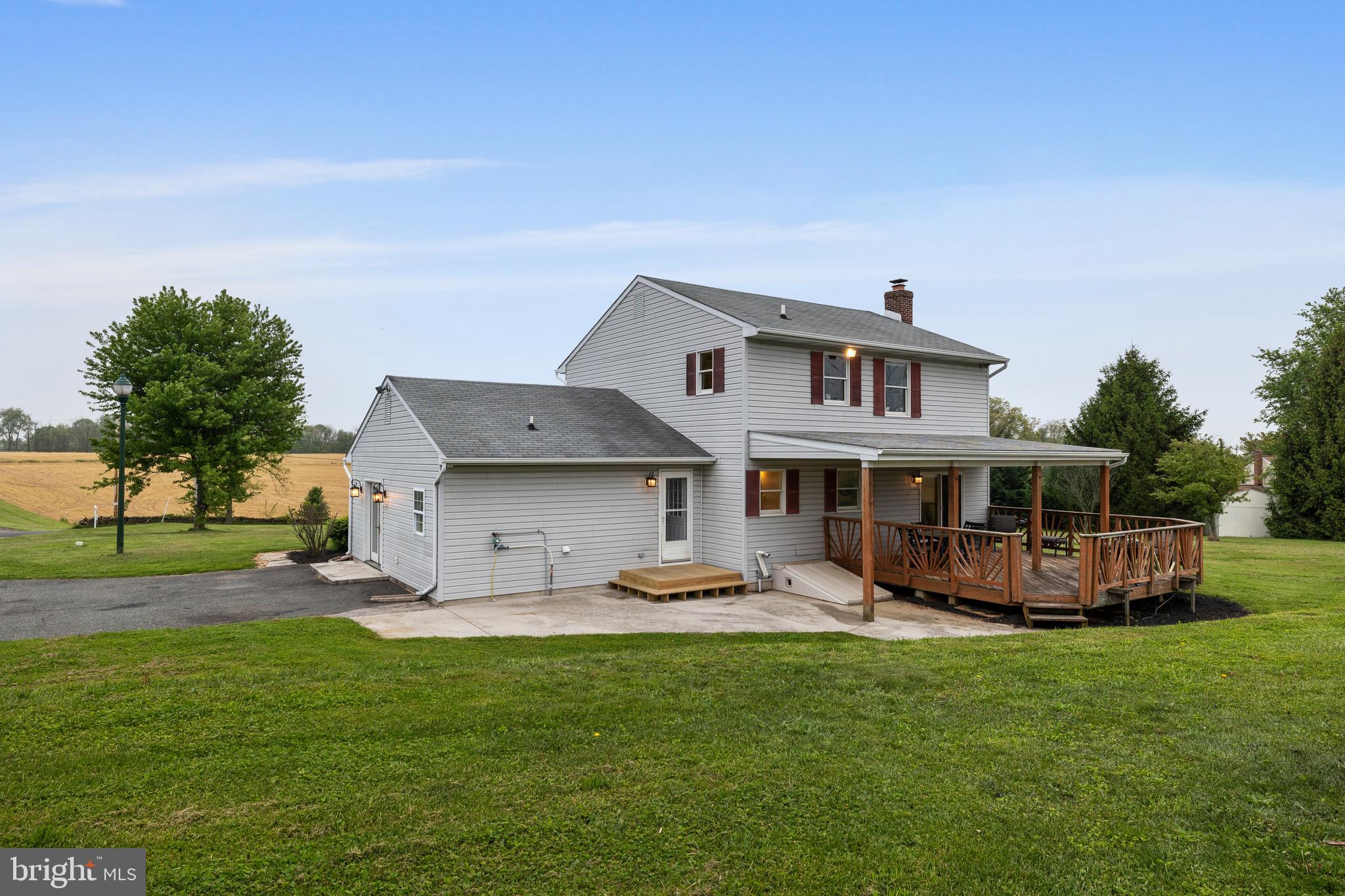 WHITE HALL - Residential