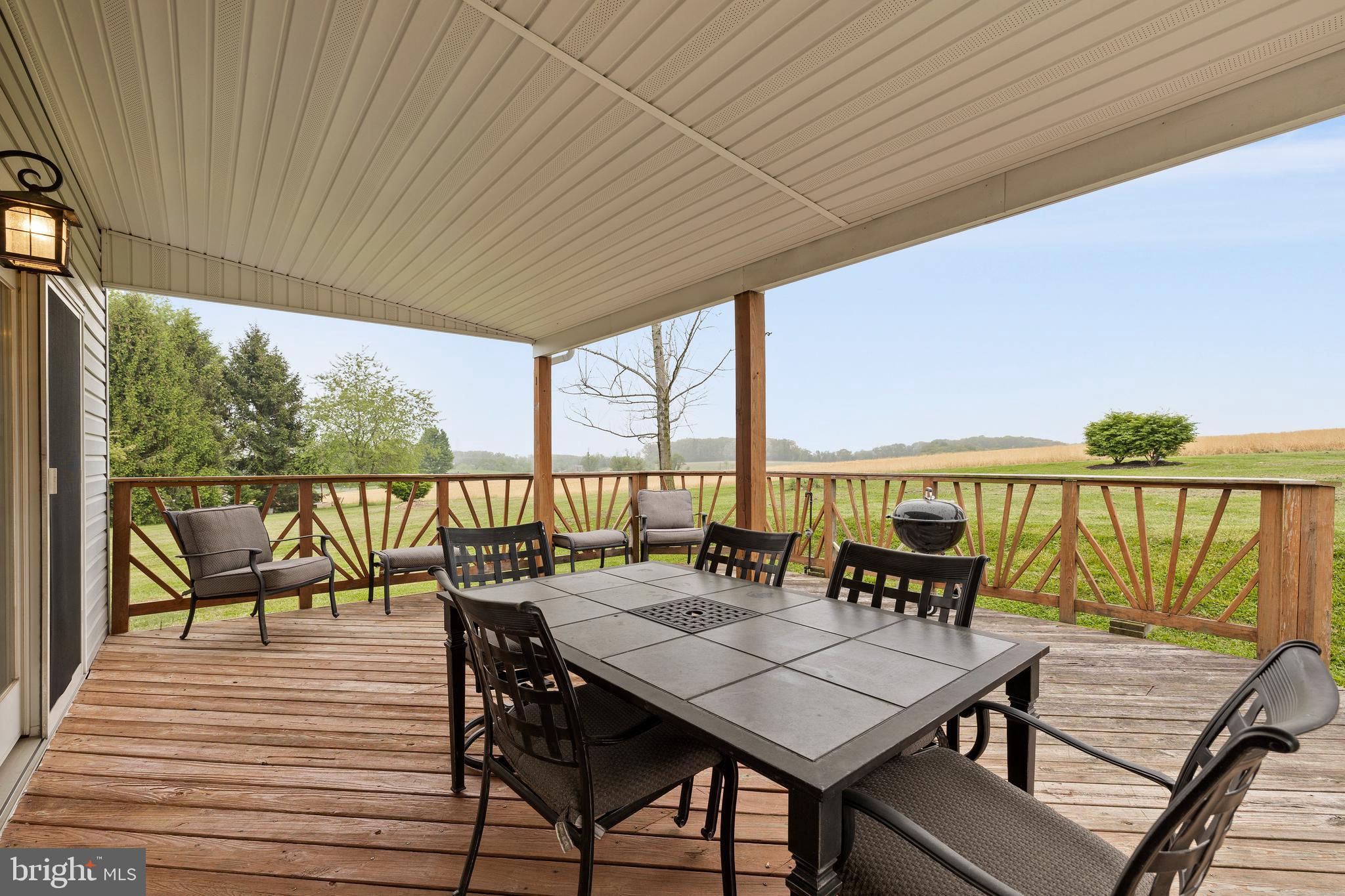 WHITE HALL - Residential