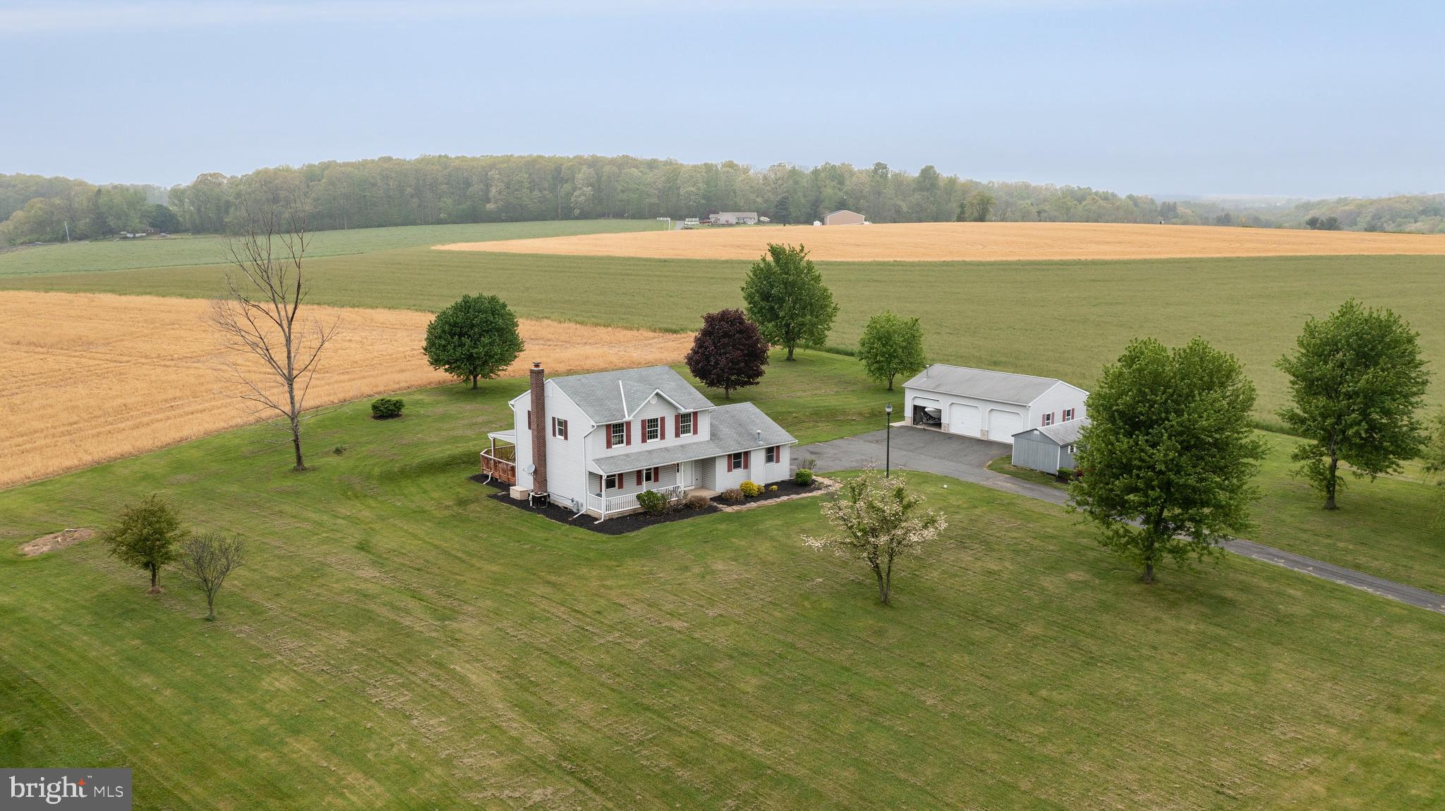 WHITE HALL - Residential