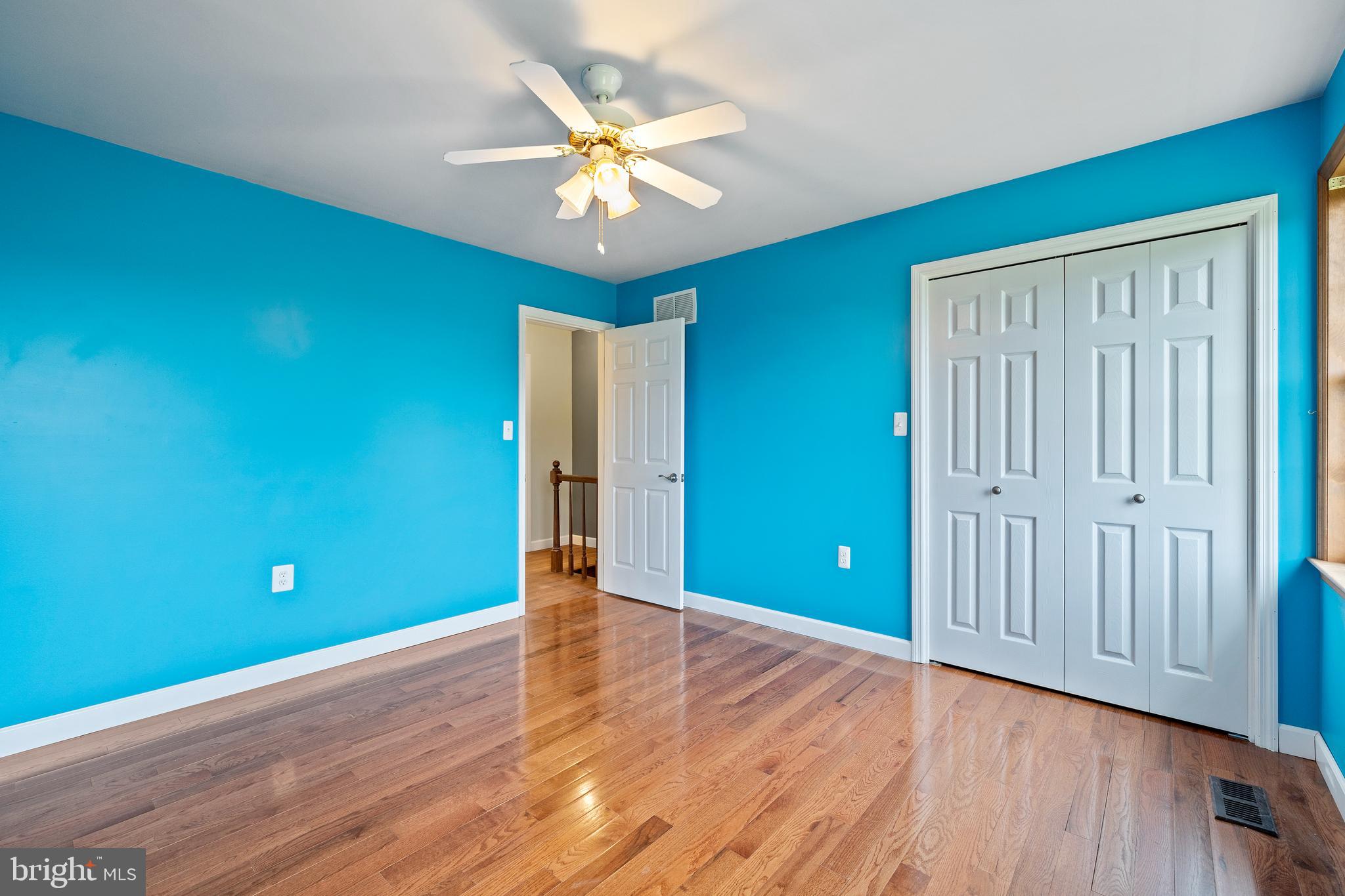 WHITE HALL - Residential