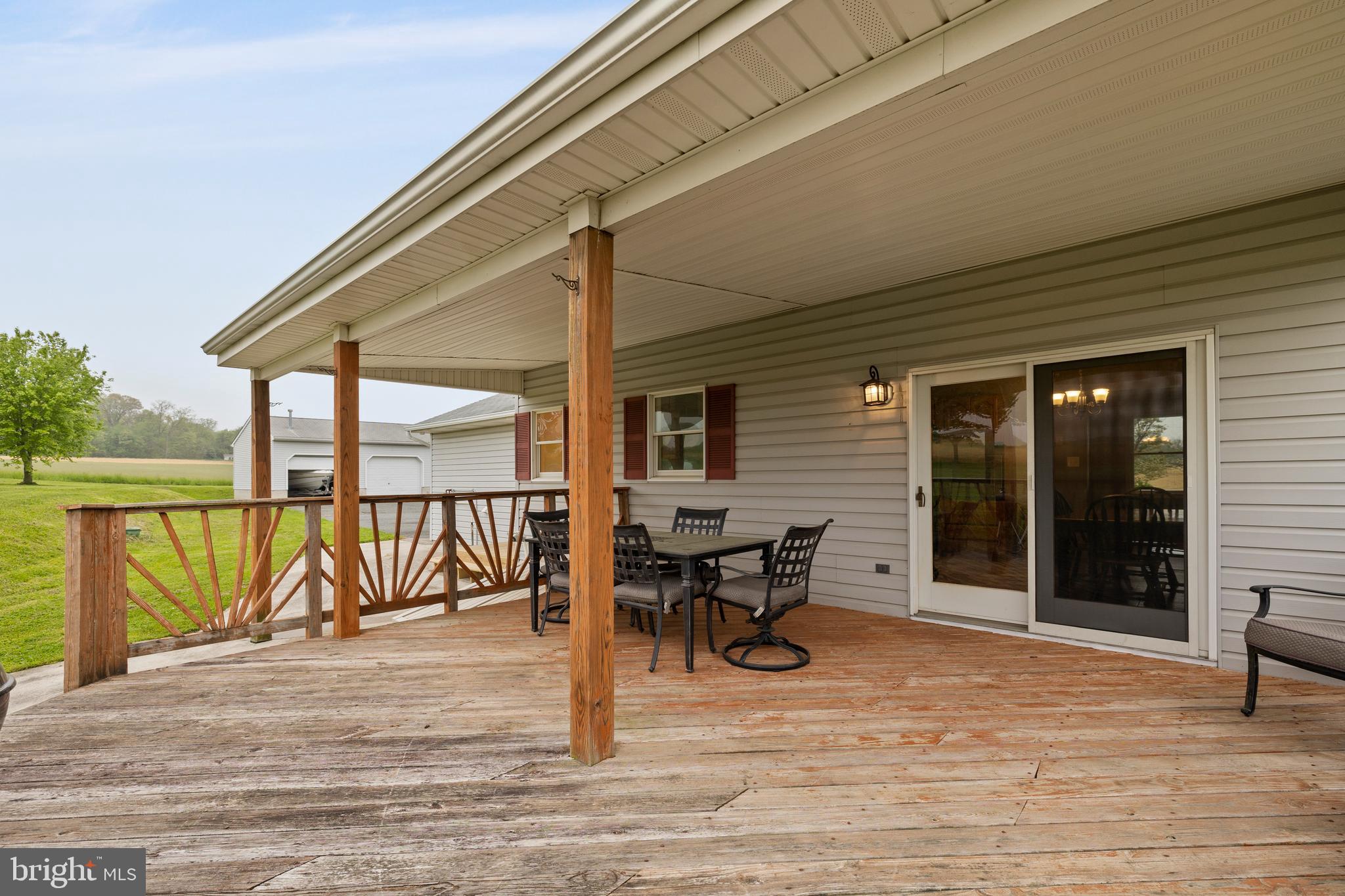 WHITE HALL - Residential