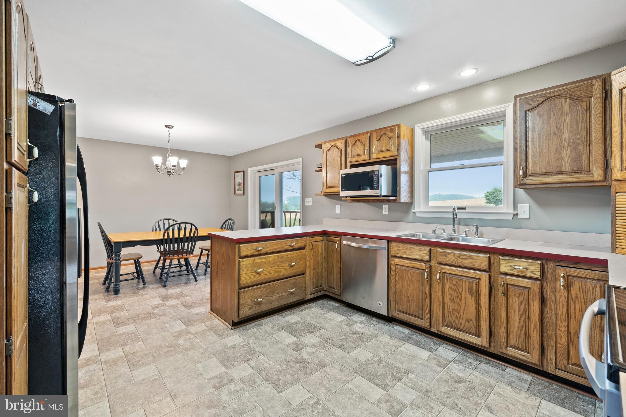 WHITE HALL - Residential