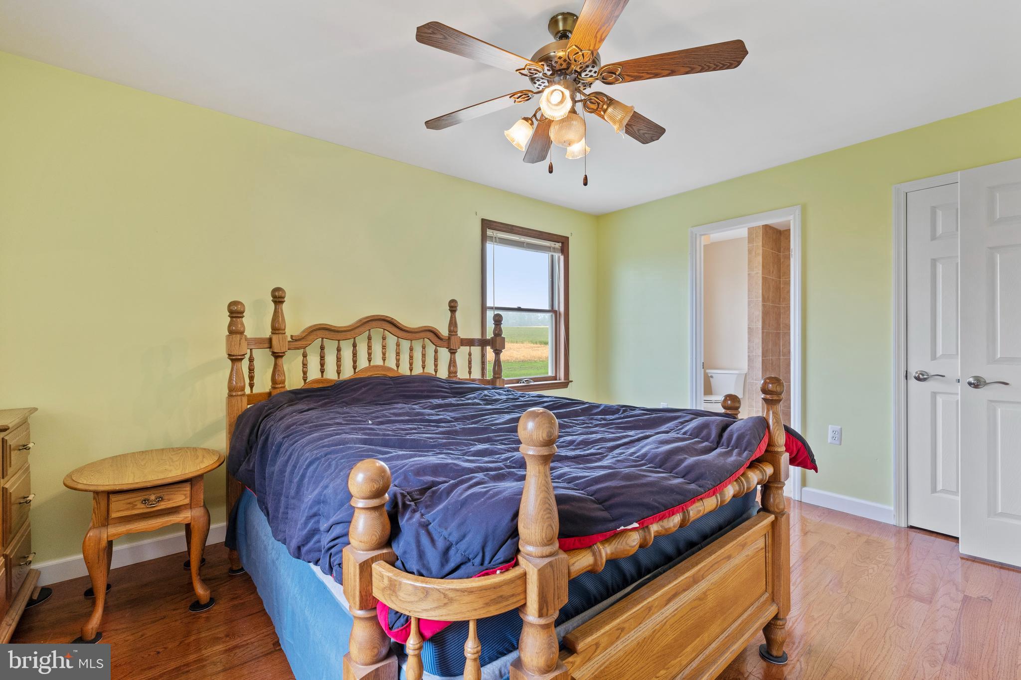 WHITE HALL - Residential