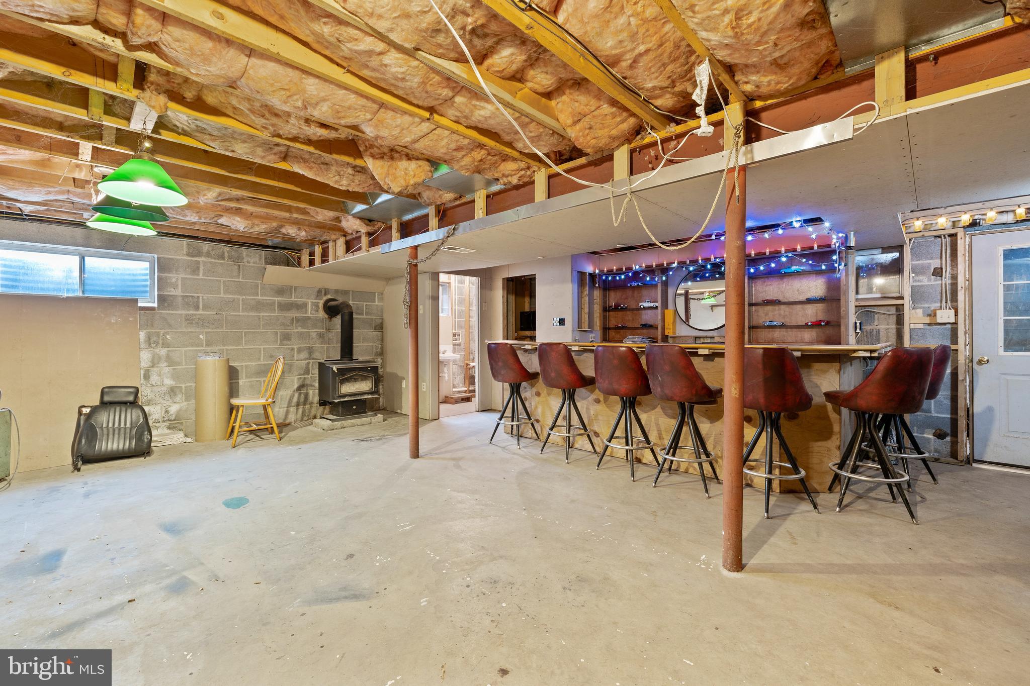 WHITE HALL - Residential