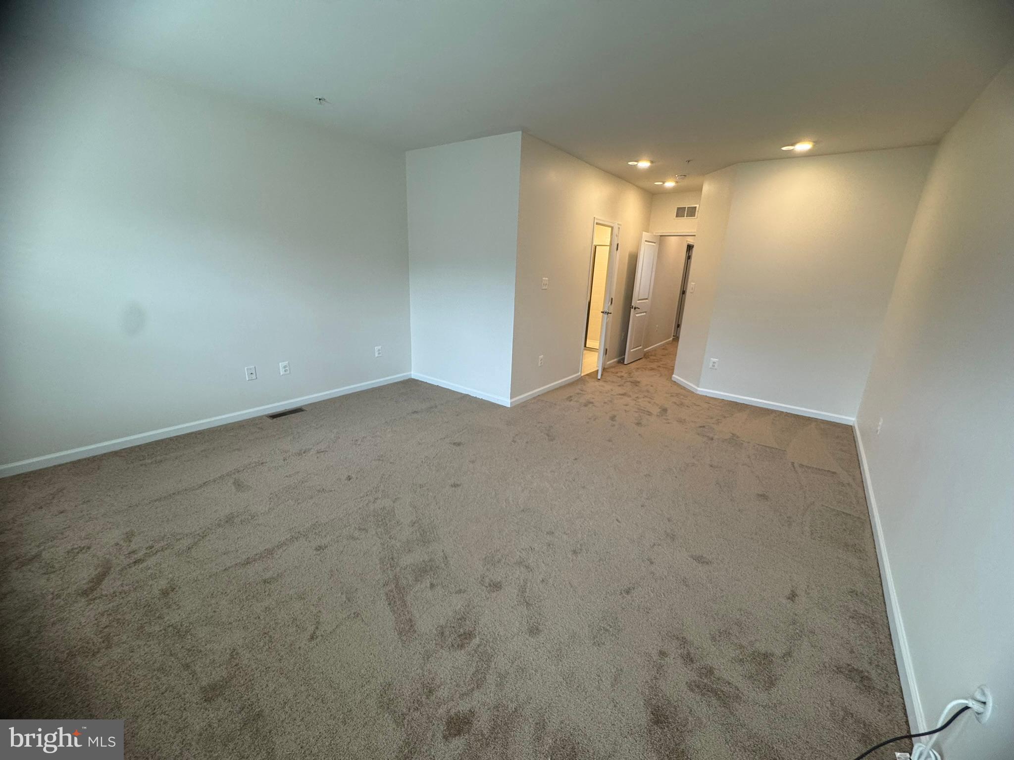 LINTON AT BALLENGER - Residential Lease