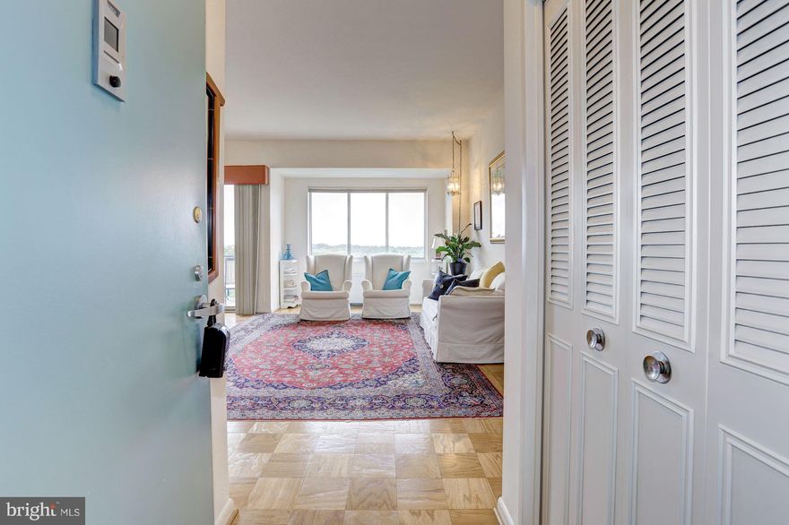 BRIGHT & FULL OF LIGHT! PANORAMIC VIEW FROM LG BALC & WINDOWS. 1 BED/1 BATH, 770 SQ FT, 10" CEILINGS! 1 OF ONLY 2 OF THIS MODEL. NEAR ELEVATOR. OAK PARQUET FLRS THRUOUT.  UPDATED BATH, CONVECTORS. NEW OVEN, MICROWAVE. 2 W/IN CLOSETS + 1 LINEN + 1 COAT + 1 BATH CLOSET. 1 GARAGE SPOT, POOL, TENNIS, PARK, LAKE, FITNESS RM, SALON, DRY CLEANER, GROSVENOR MARKET! STEPS FROM GROSV METRO, STRATHMORE & BUS