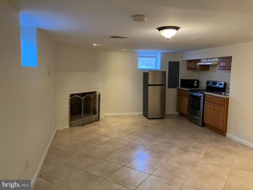 Prime location in Penrose neighborhood in Arlington, VA. Close to Clarendon/Ballston/Columbia Pike/Pentagon City. Easy access to DC, National Airport and points south. Basement studio efficiency available for SINGLE occupant only. Electric, water, HVAC and internet included in rent. Unit has a new refrigerator/freezer, microwave and private bath (in hallway), large closet and two windows in the living space and one in the bathroom.  Private bathroom is not with in the studio, it is in the hall by the entrance door. Tenant may also use private storage closet in basement and large sunny yard.  Please note the turn at the basement stairs only accommodates a full size bed frame, nothing larger fits. Laundry & basement entrance is shared. Single occupant-No Pets and No Smoking. 

This is a studio in a shared home. There is another tenant on the basement level as well as residents above. DO NOT SHOW UP WITH OUT AN APPOINTMENT. OTHER RESIDENTS DO NOT HAVE KEYS.