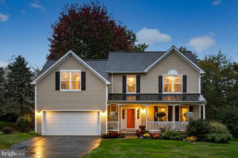 Photo of 215 Meetinghouse Lane, PHOENIXVILLE, PA 19460 (MLS # PACT2111388)