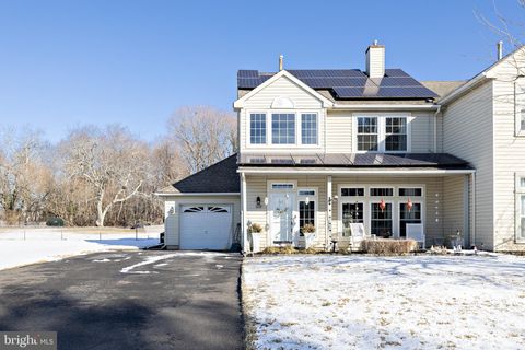 Photo of 425 Longfellow Drive, WILLIAMSTOWN, NJ 08094 (MLS # NJGL2068254)