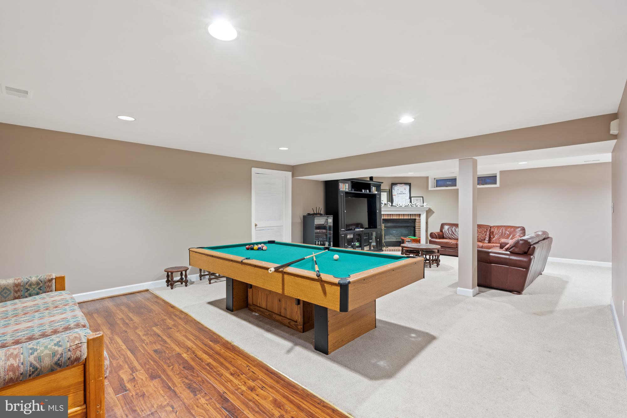 FOXLAIR ACRES - Residential