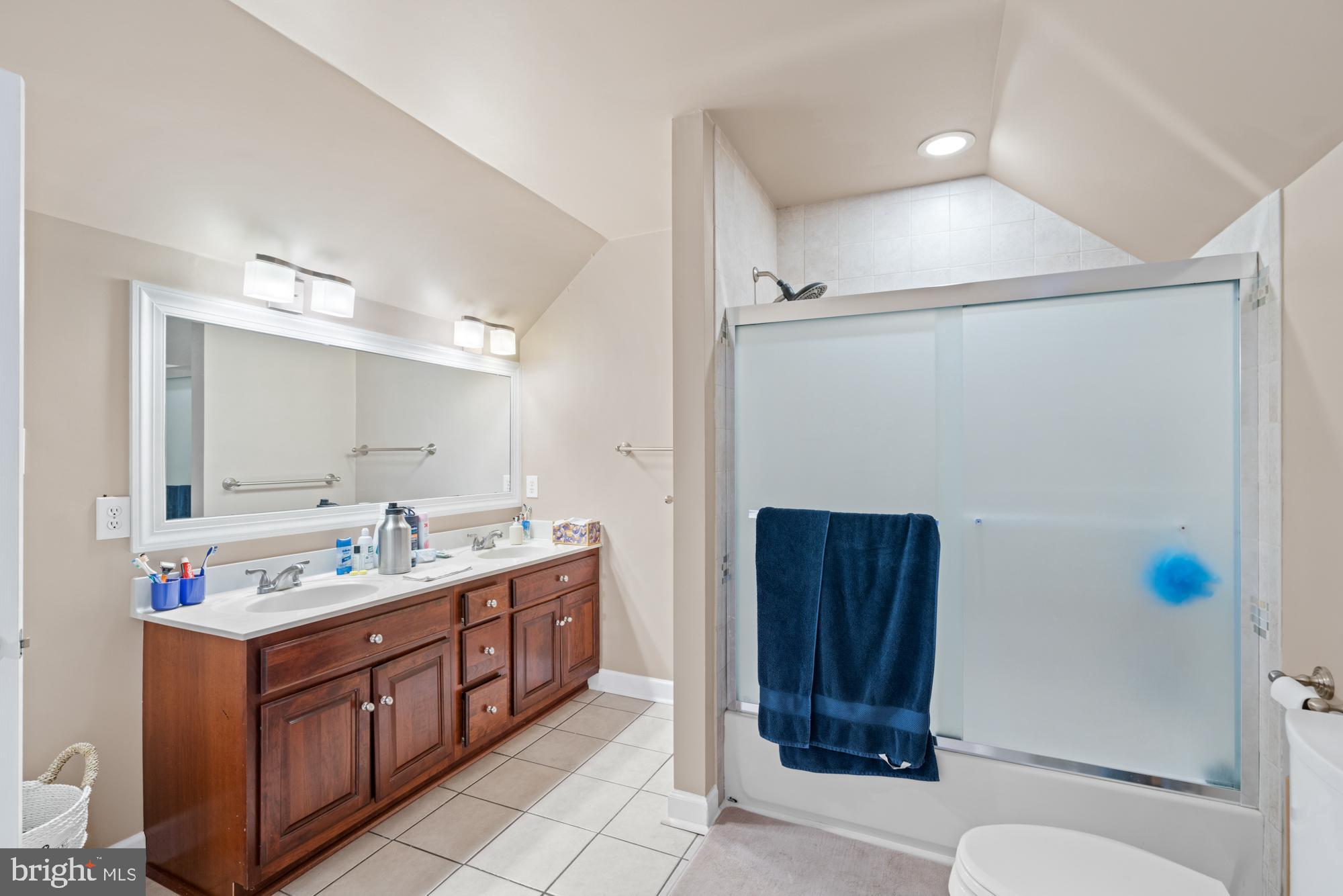 FOXLAIR ACRES - Residential