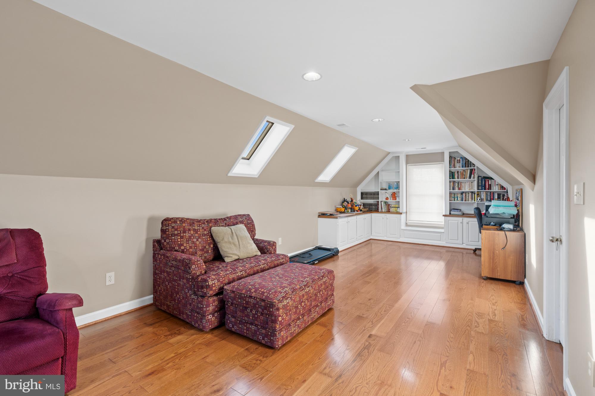 FOXLAIR ACRES - Residential