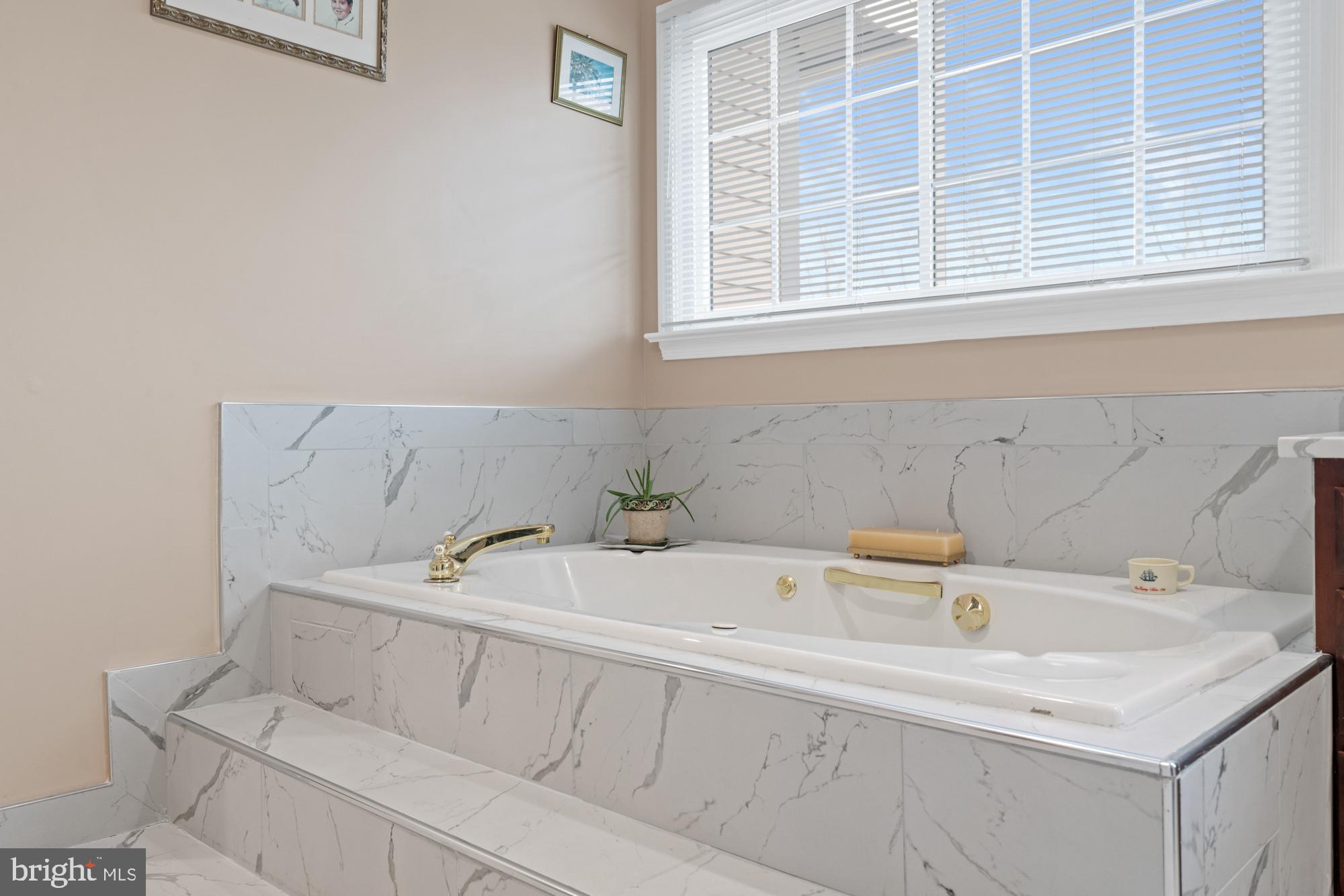 FOXLAIR ACRES - Residential