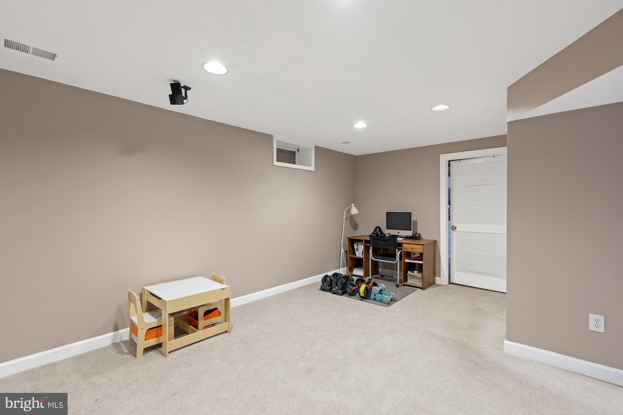 FOXLAIR ACRES - Residential