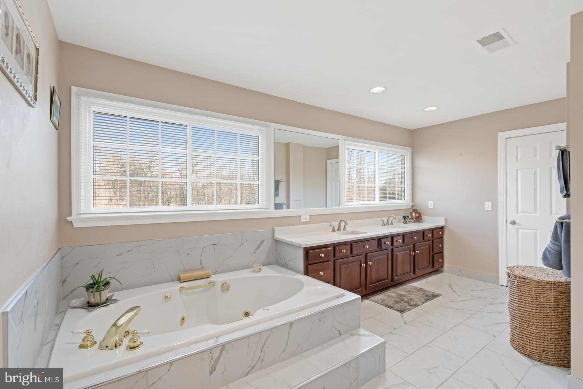 FOXLAIR ACRES - Residential