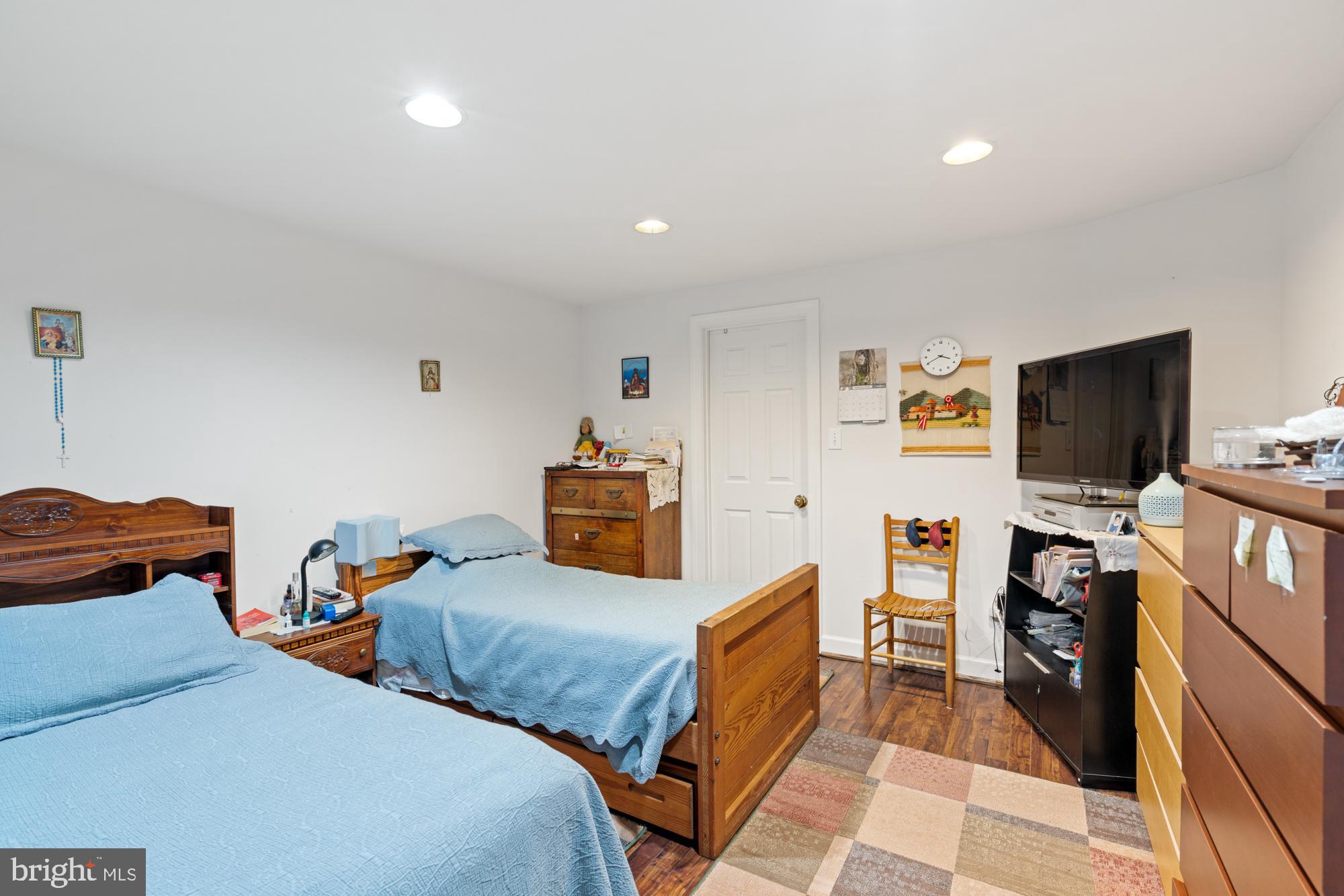 FOXLAIR ACRES - Residential