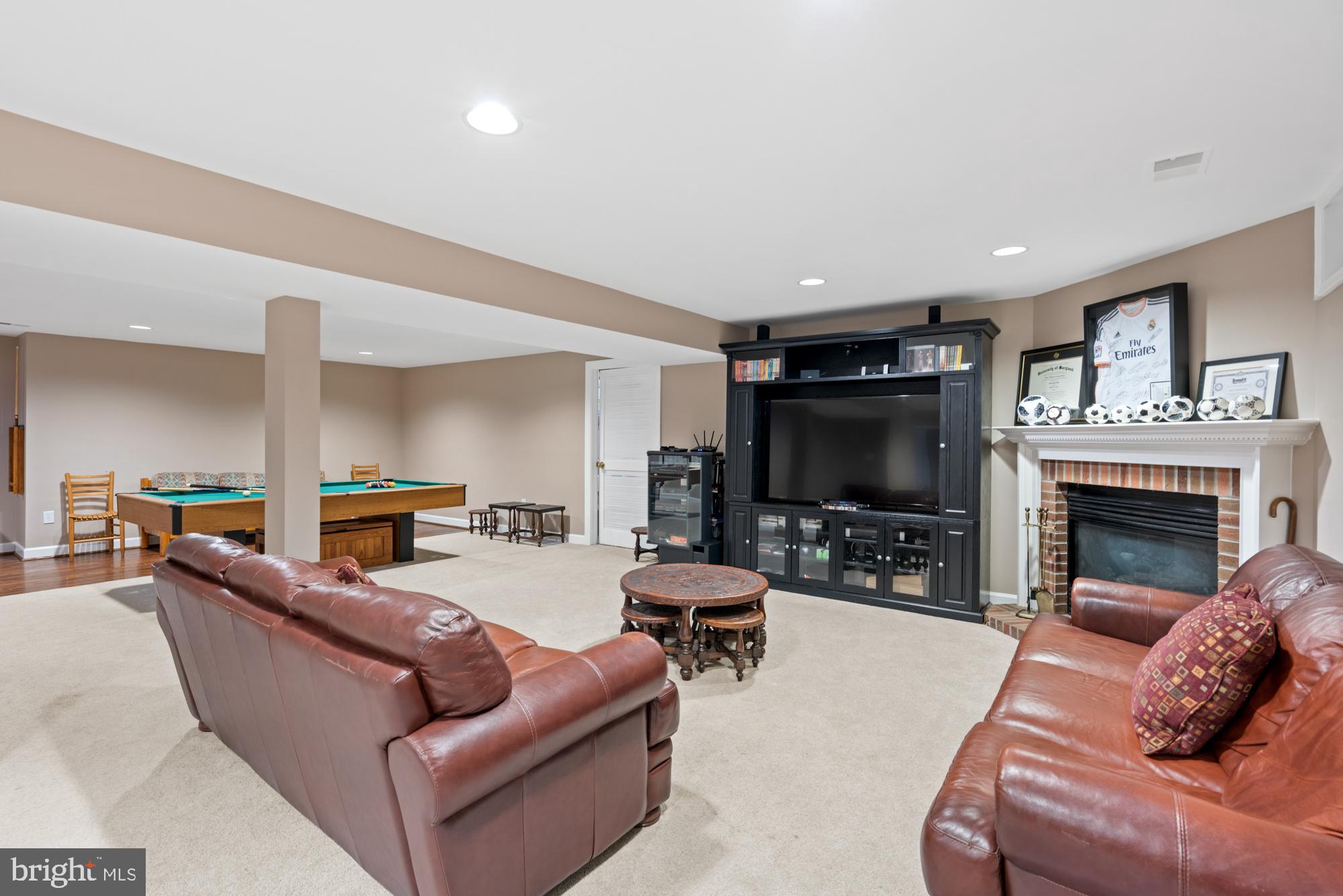 FOXLAIR ACRES - Residential