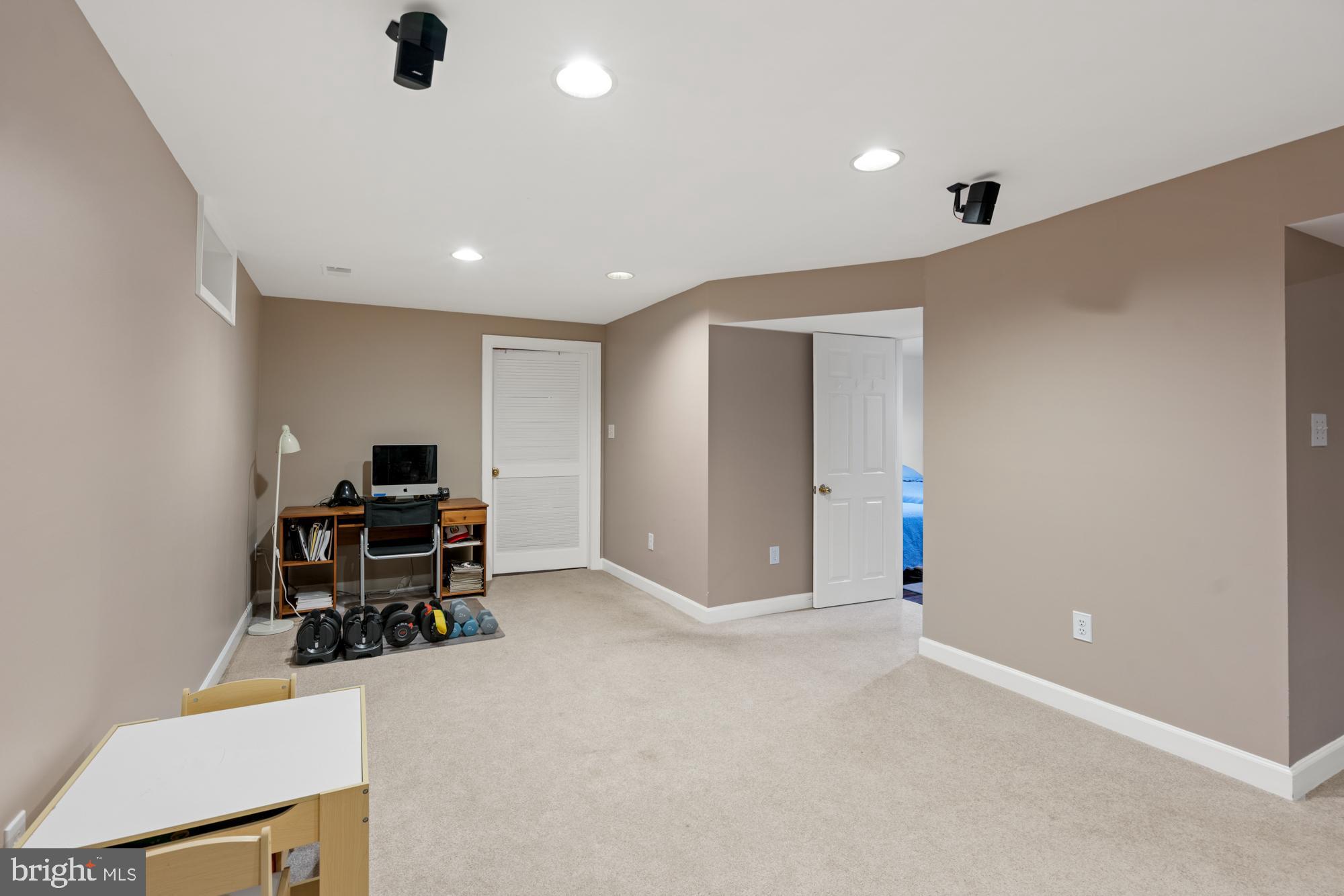 FOXLAIR ACRES - Residential