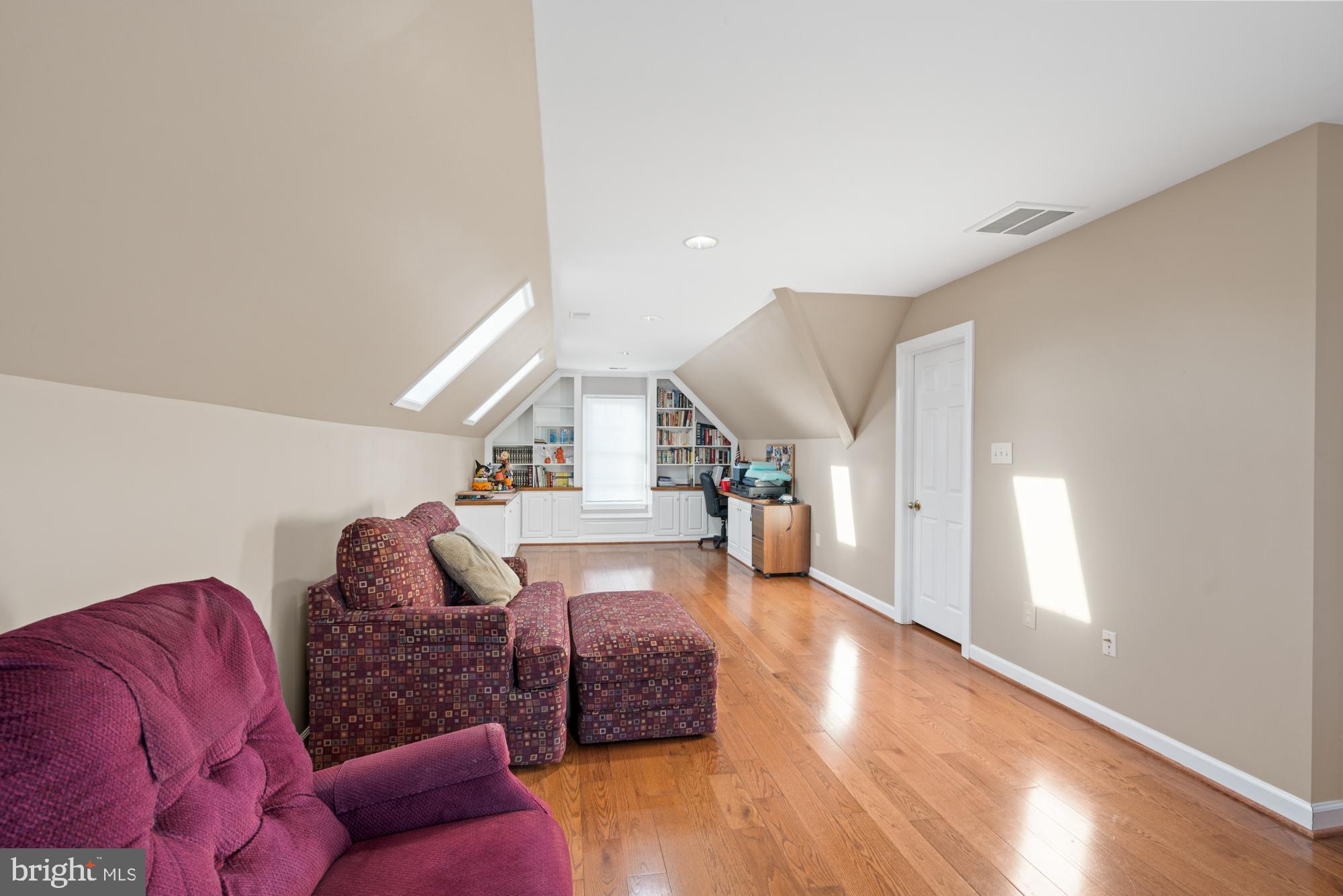 FOXLAIR ACRES - Residential