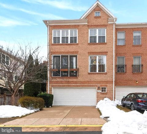 Townhouse For Sale - 11503 Waterhaven Court<br/> RESTON, VA 20190