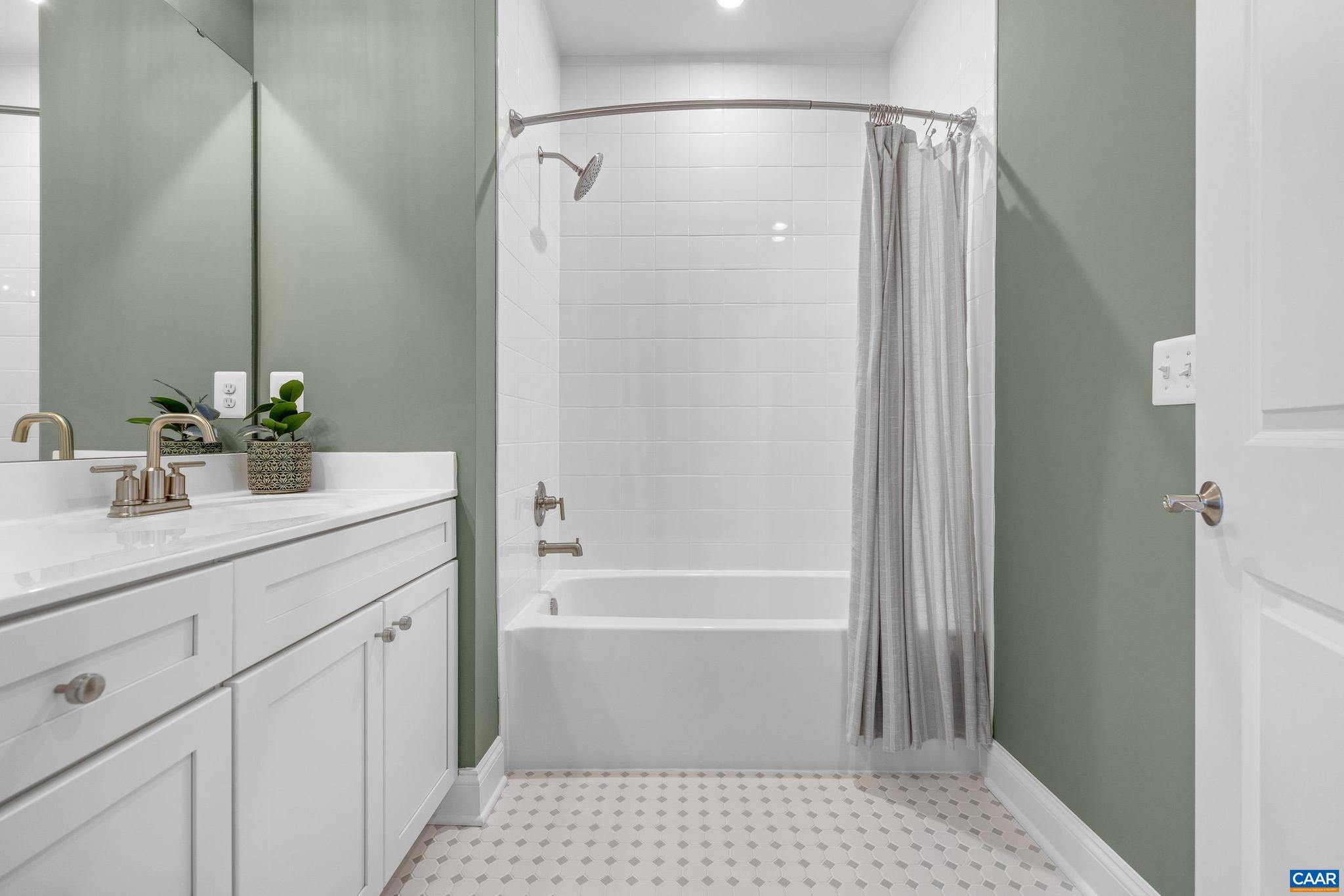 OLD TRAIL - Residential