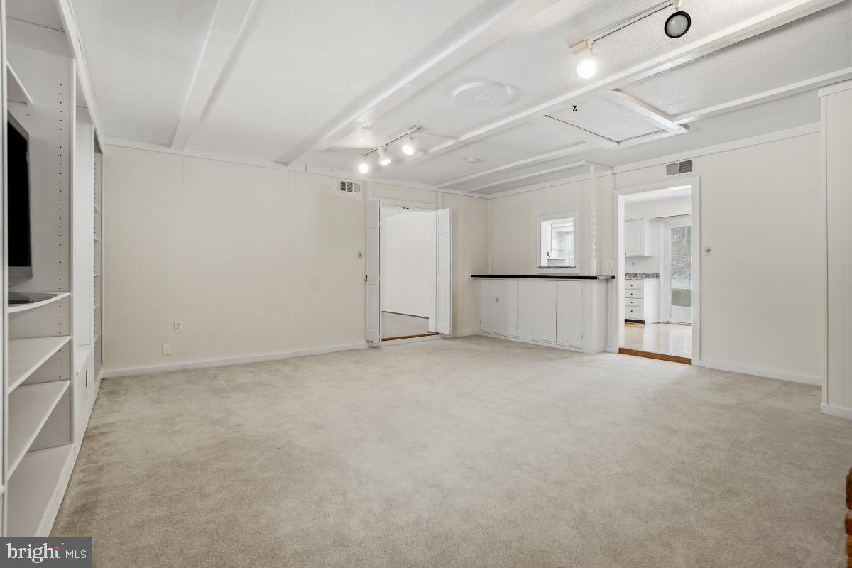 RUNNING BROOK - Residential