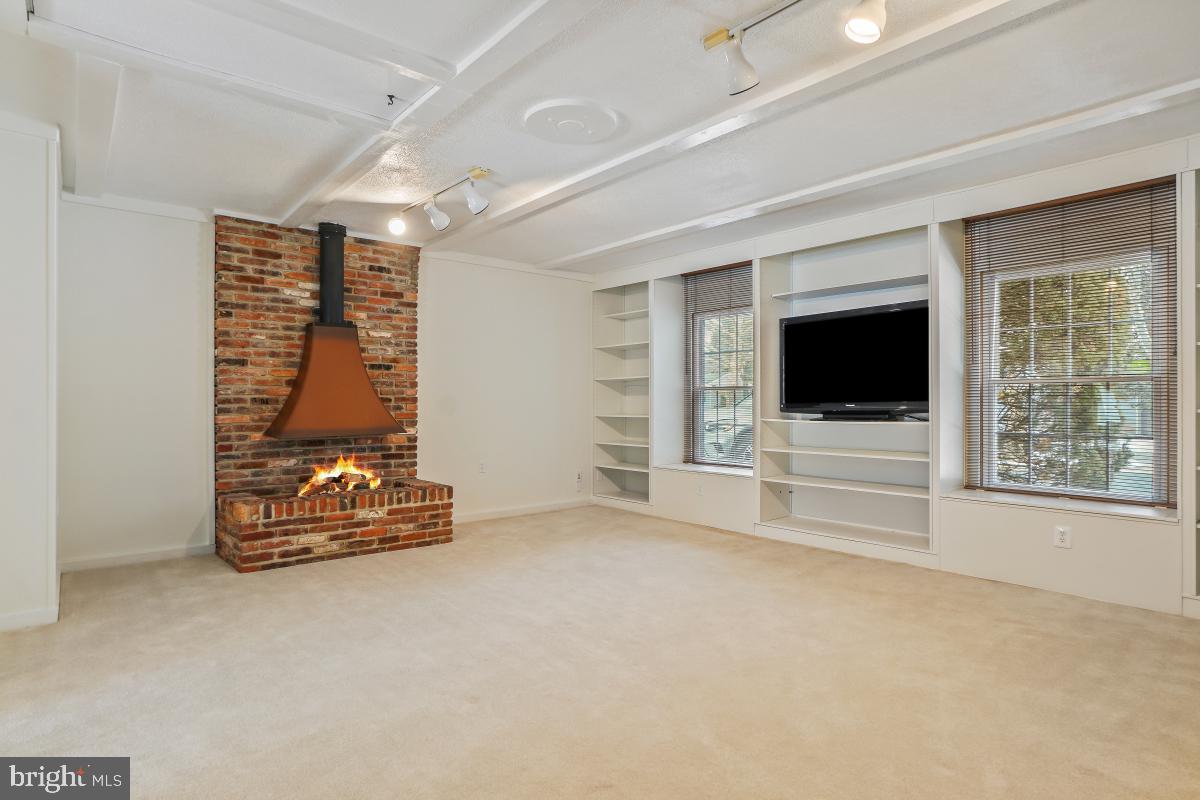 RUNNING BROOK - Residential