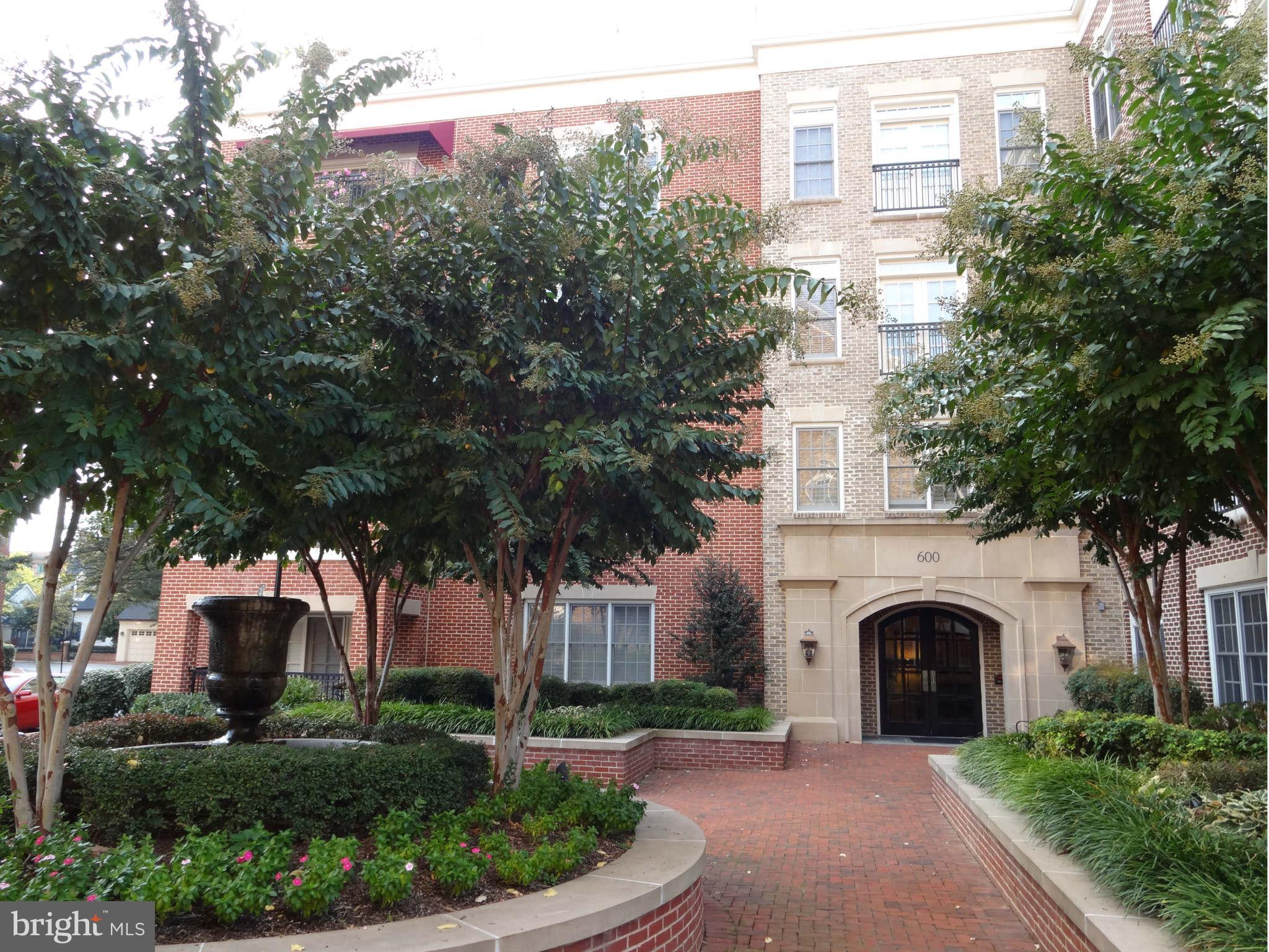 LIBERTY ROW - Residential